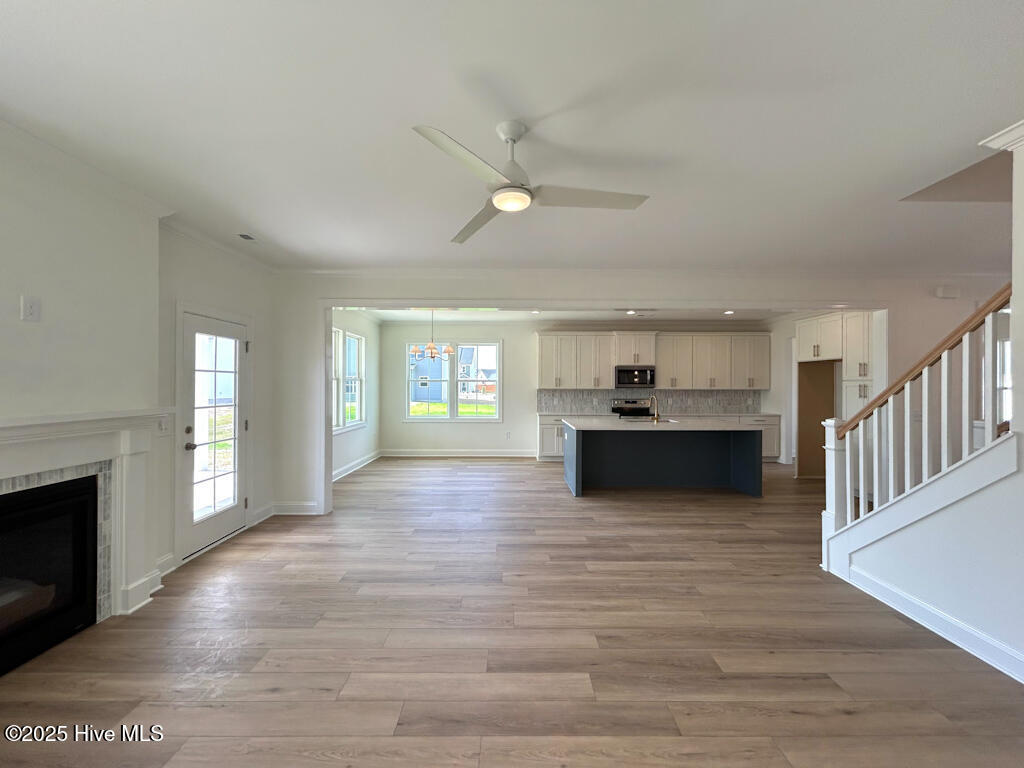 100479294 | Photo 35