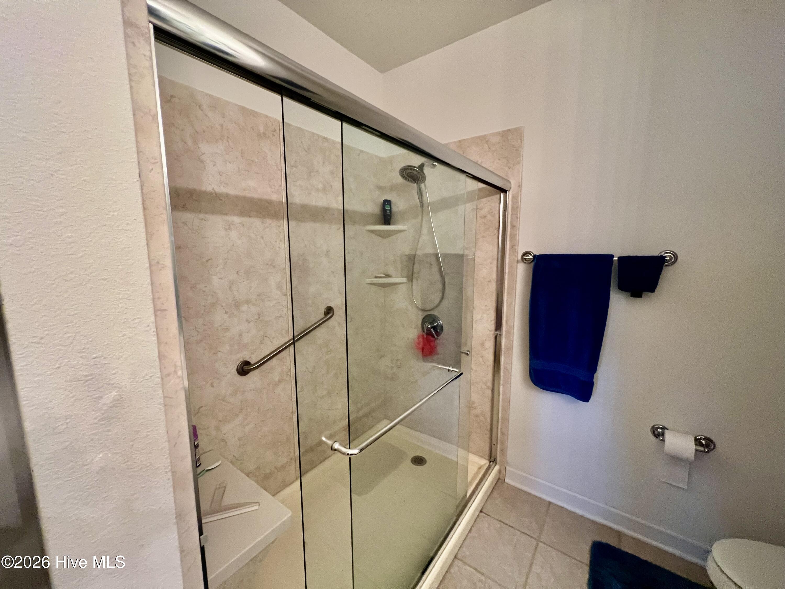 100558877 | Photo 11