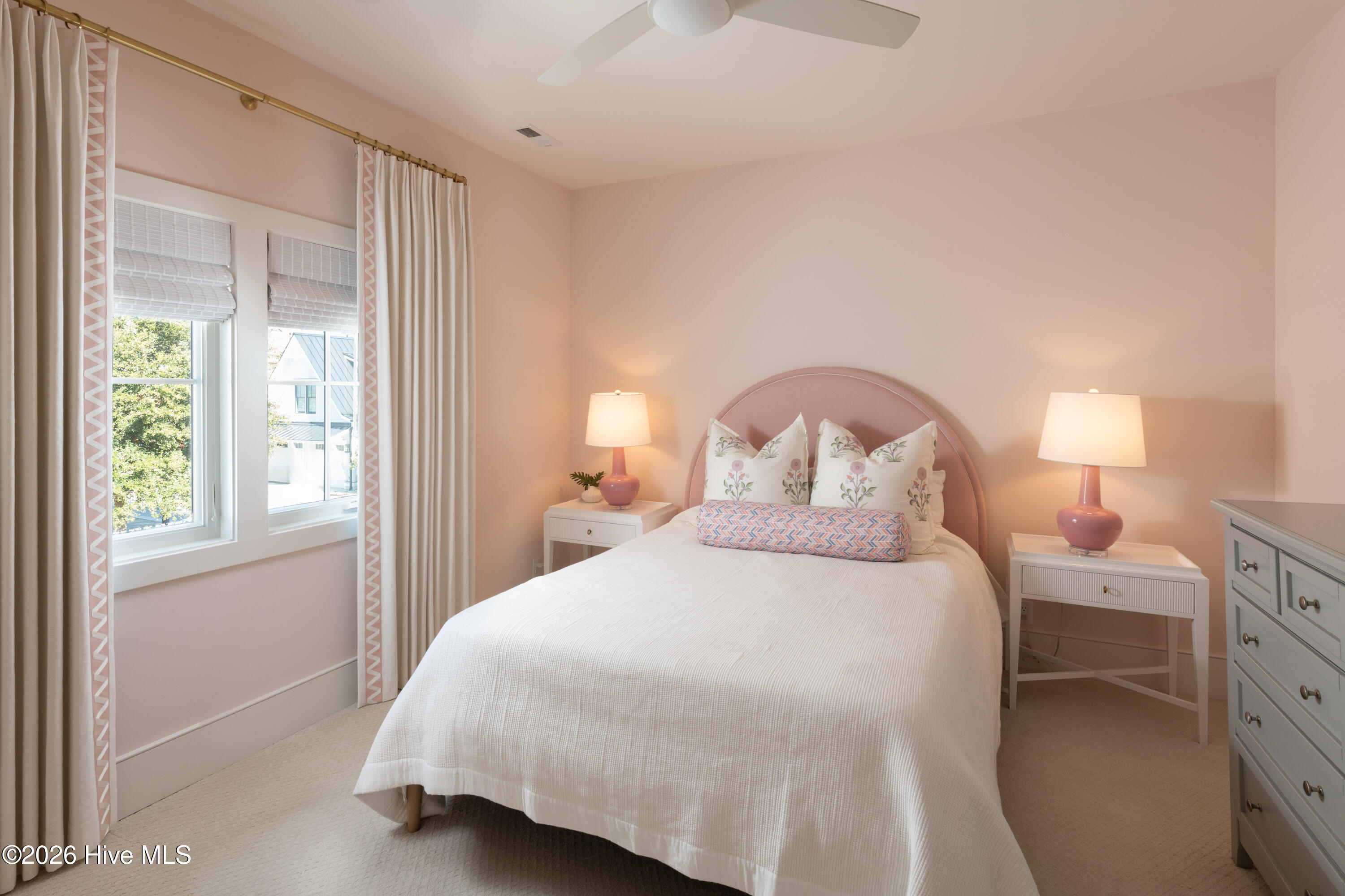 100553273 | Photo 25