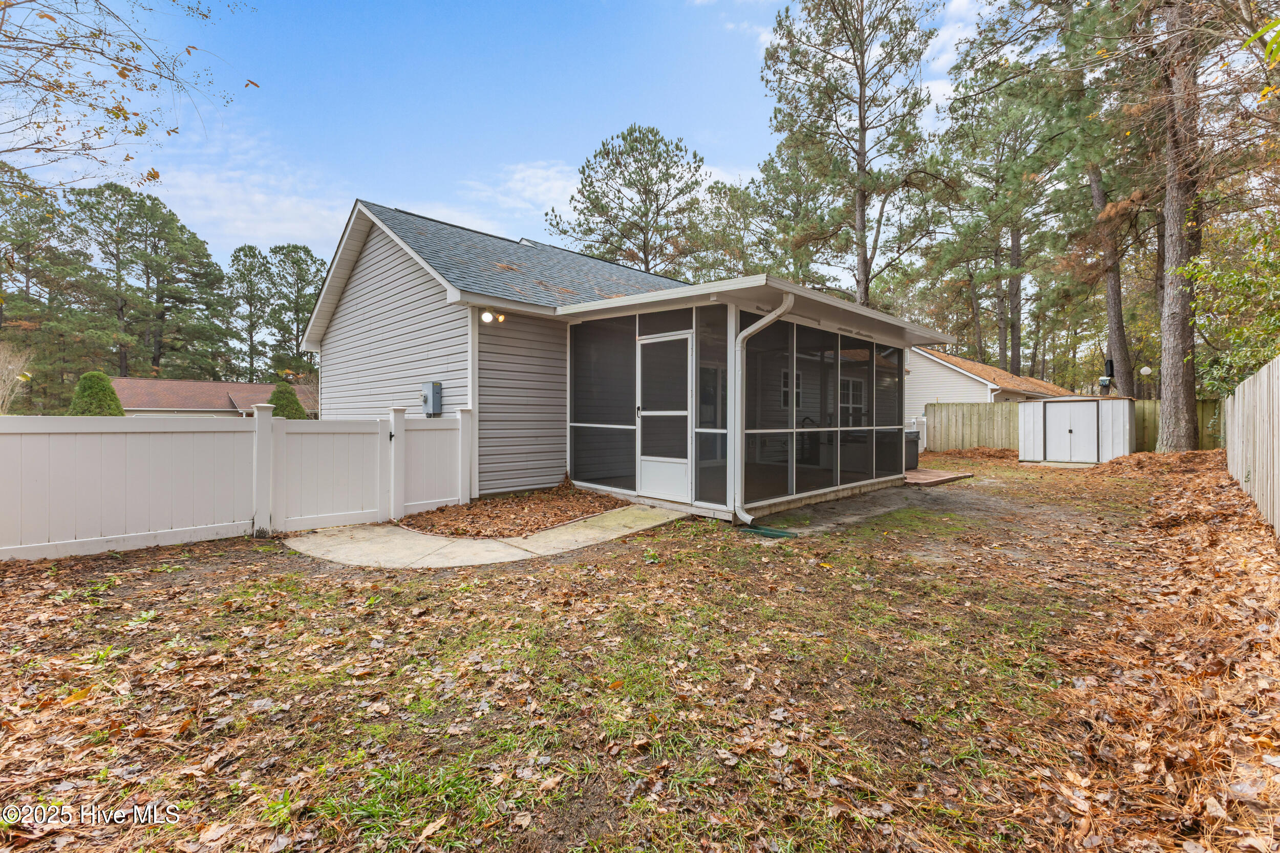 100545656 | Photo 15