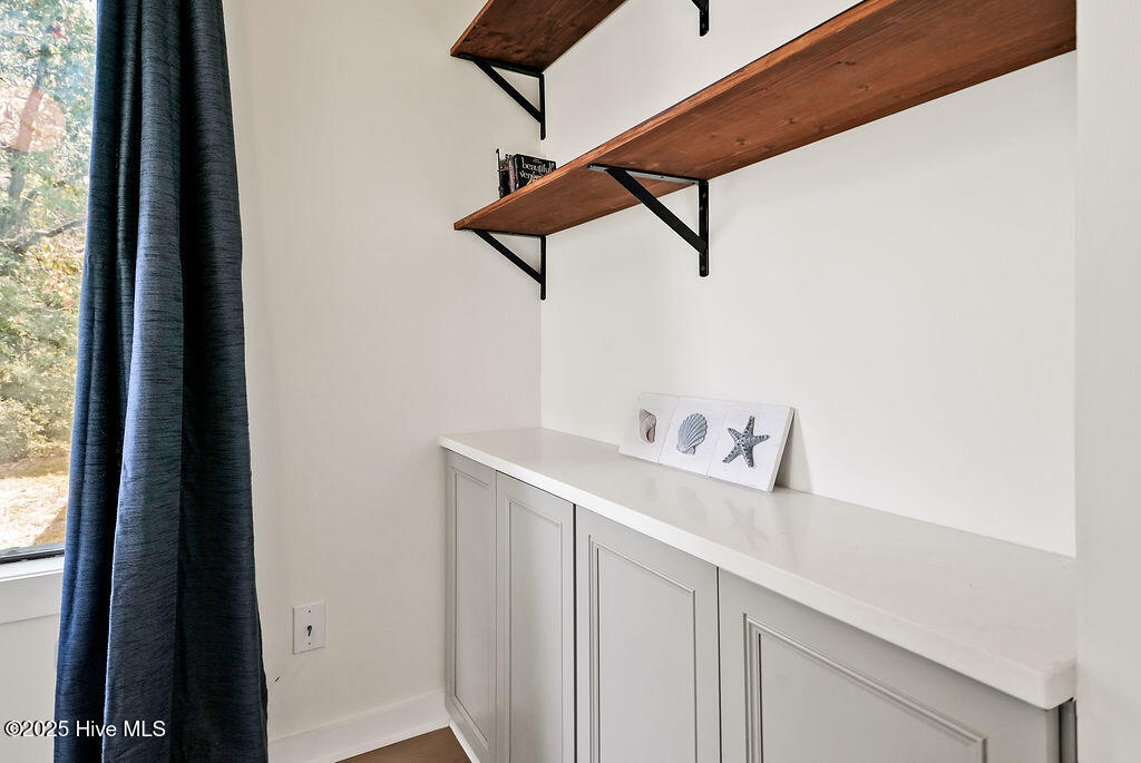 100570405 | Photo 29