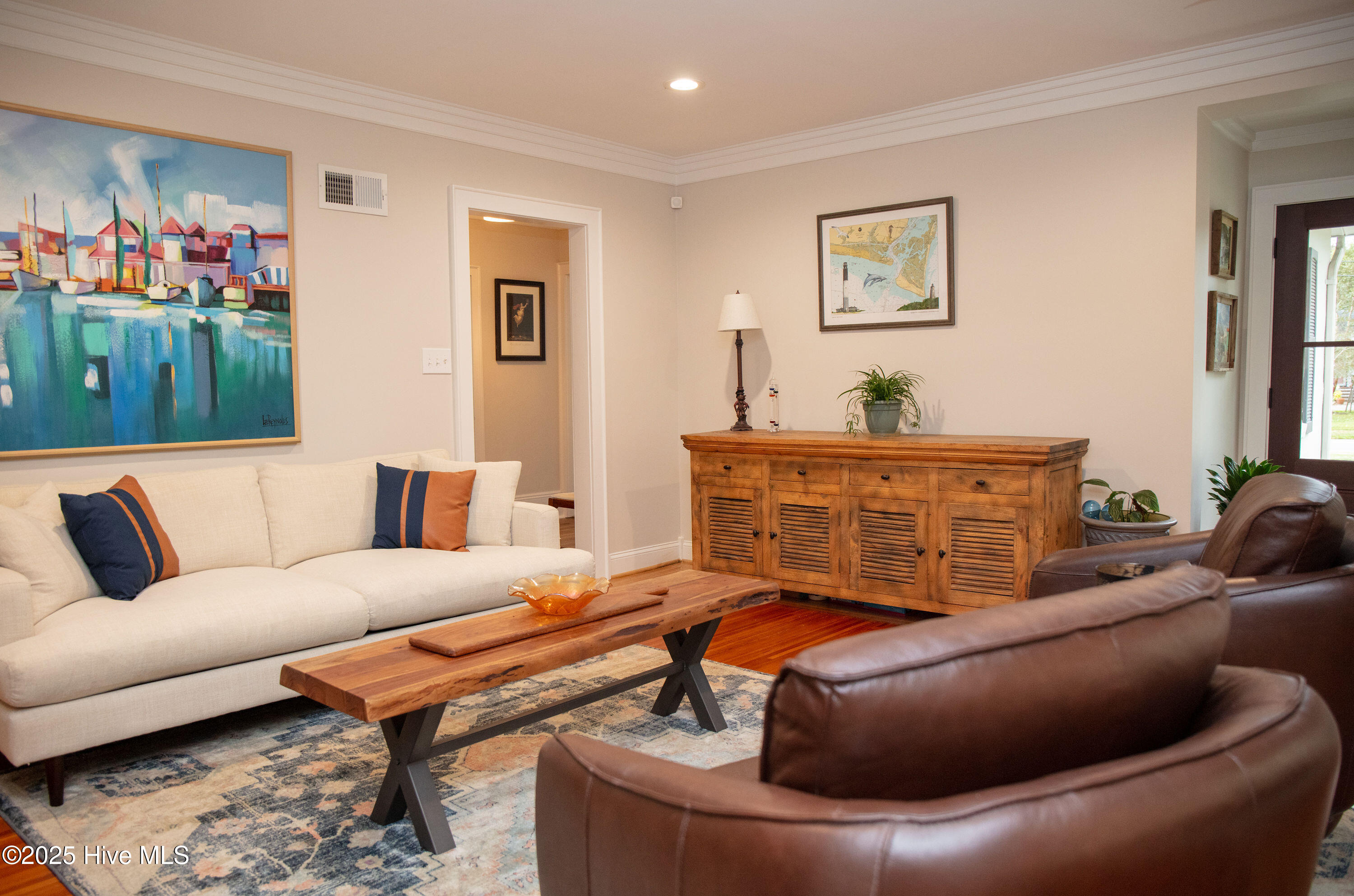 100541025 | Photo 30