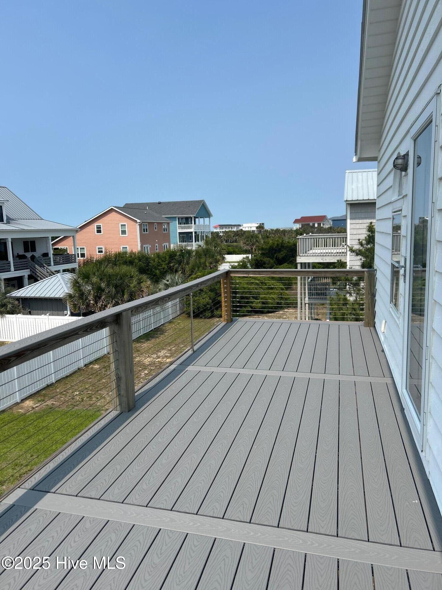 100510345 | Photo 31