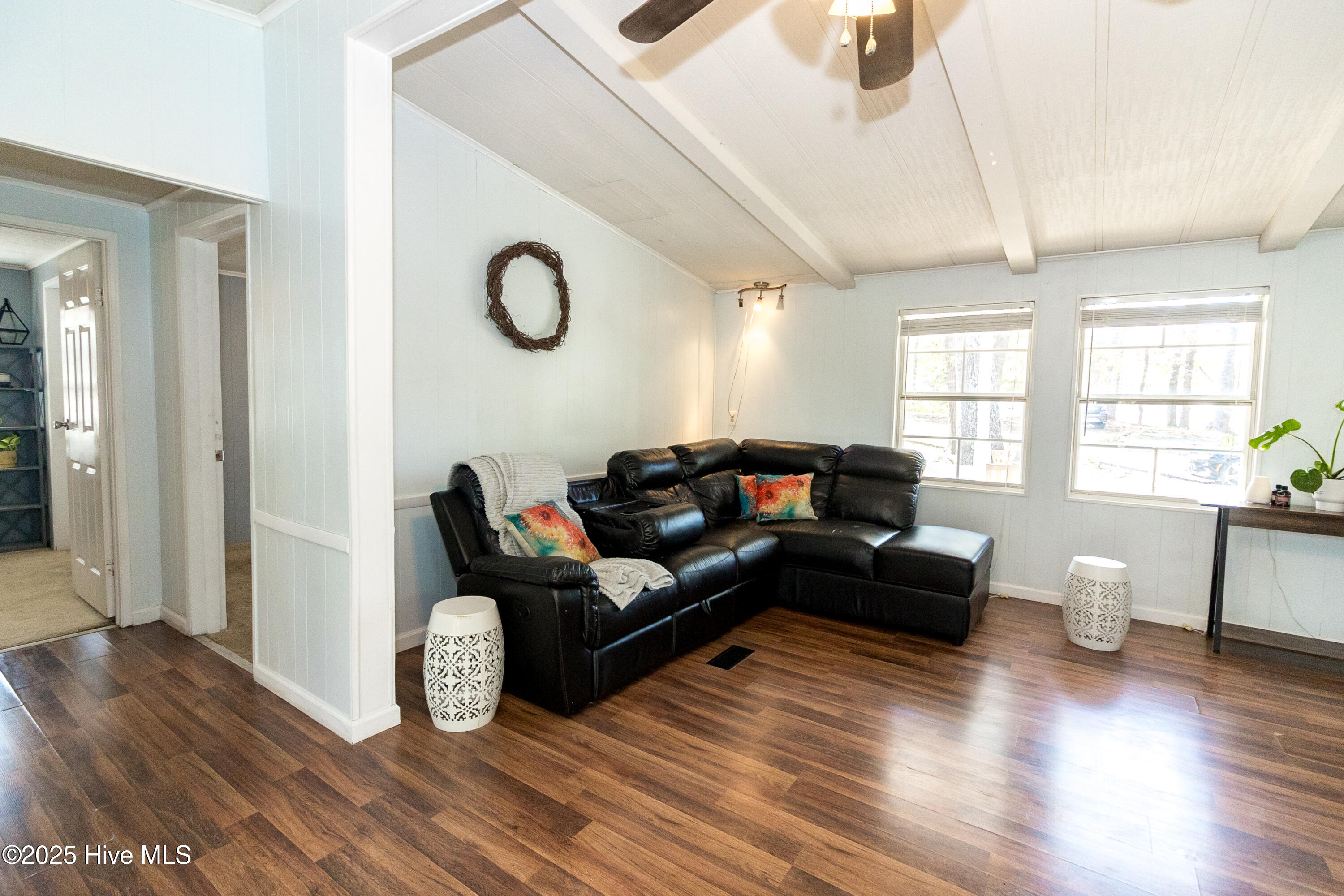 100545695 | Photo 23