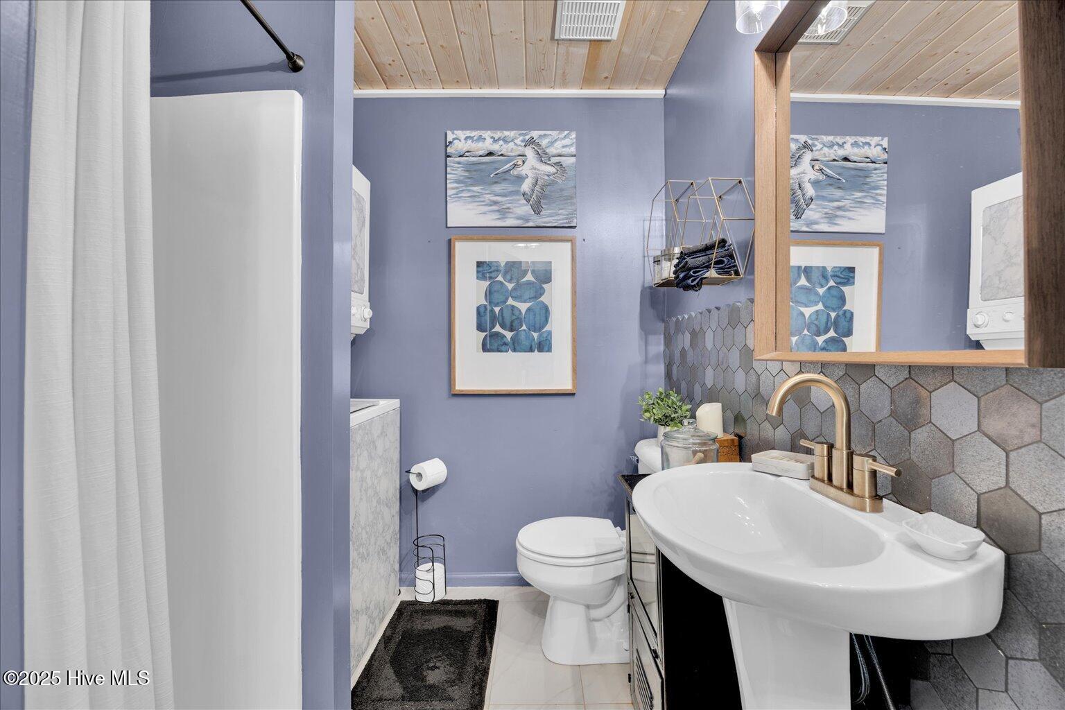 100497695 | Photo 25