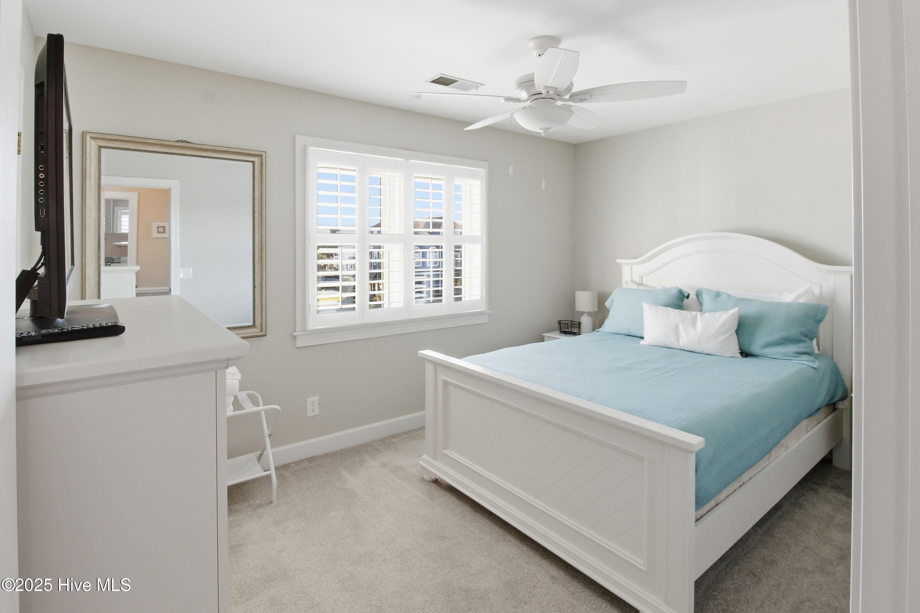 100557076 | Photo 28