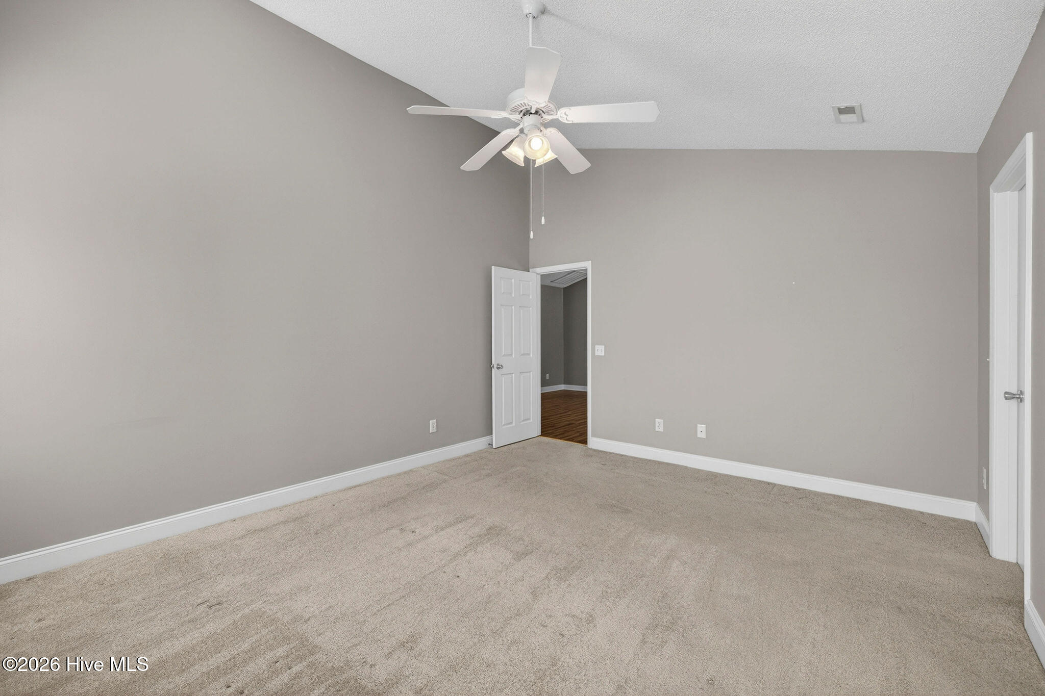 100567881 | Photo 22