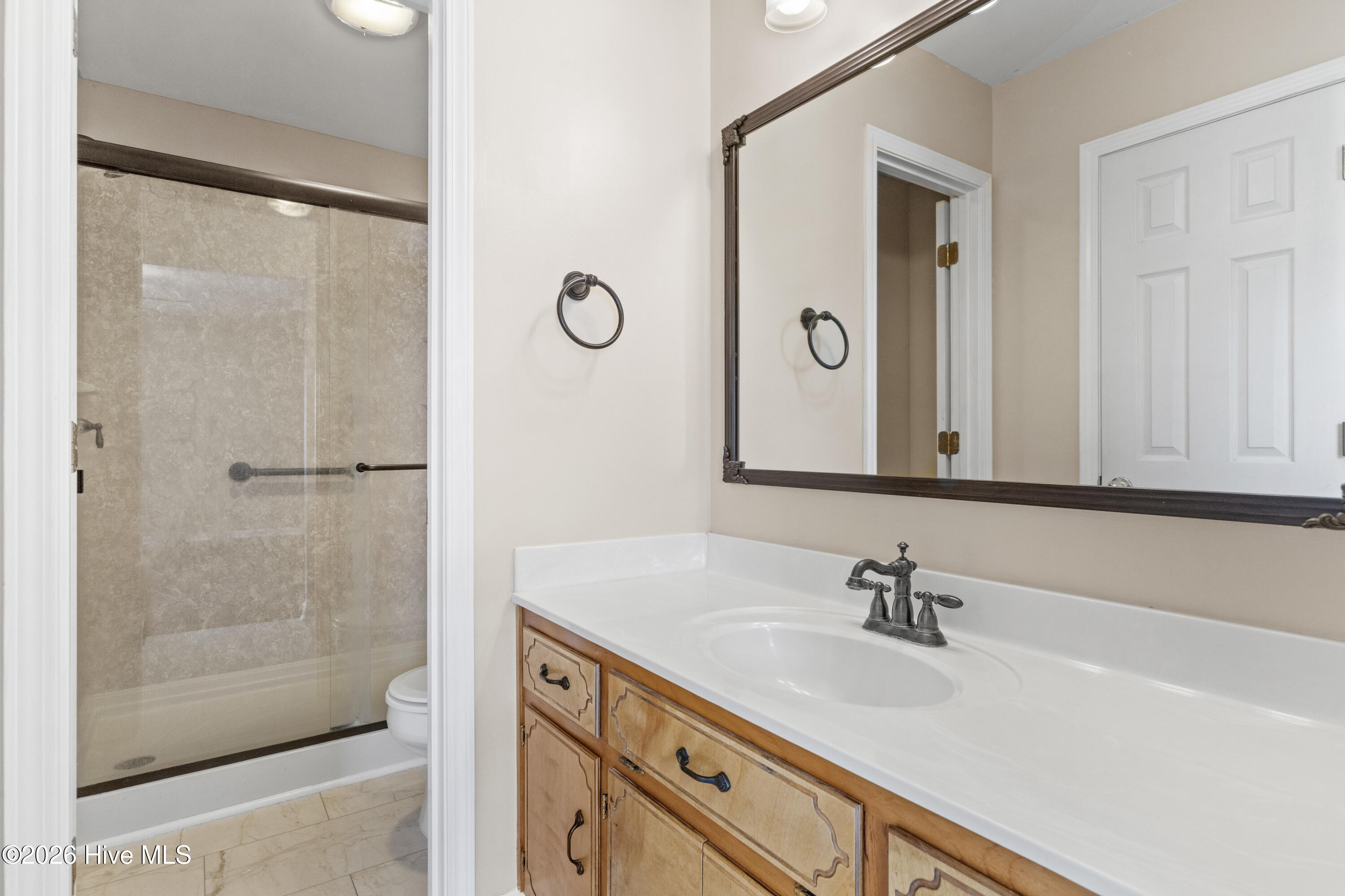 100562403 | Photo 13