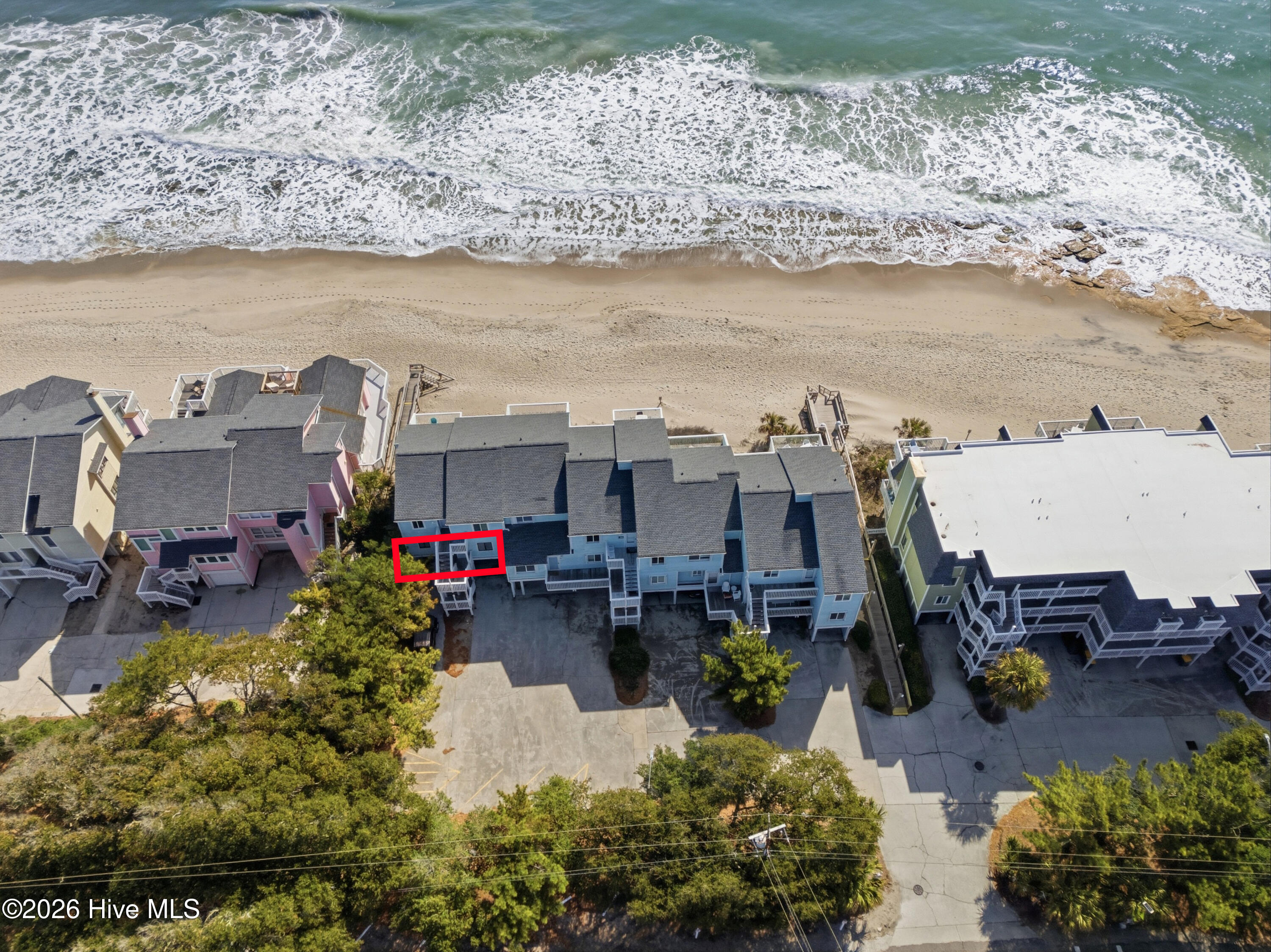 100557142 | Photo 40