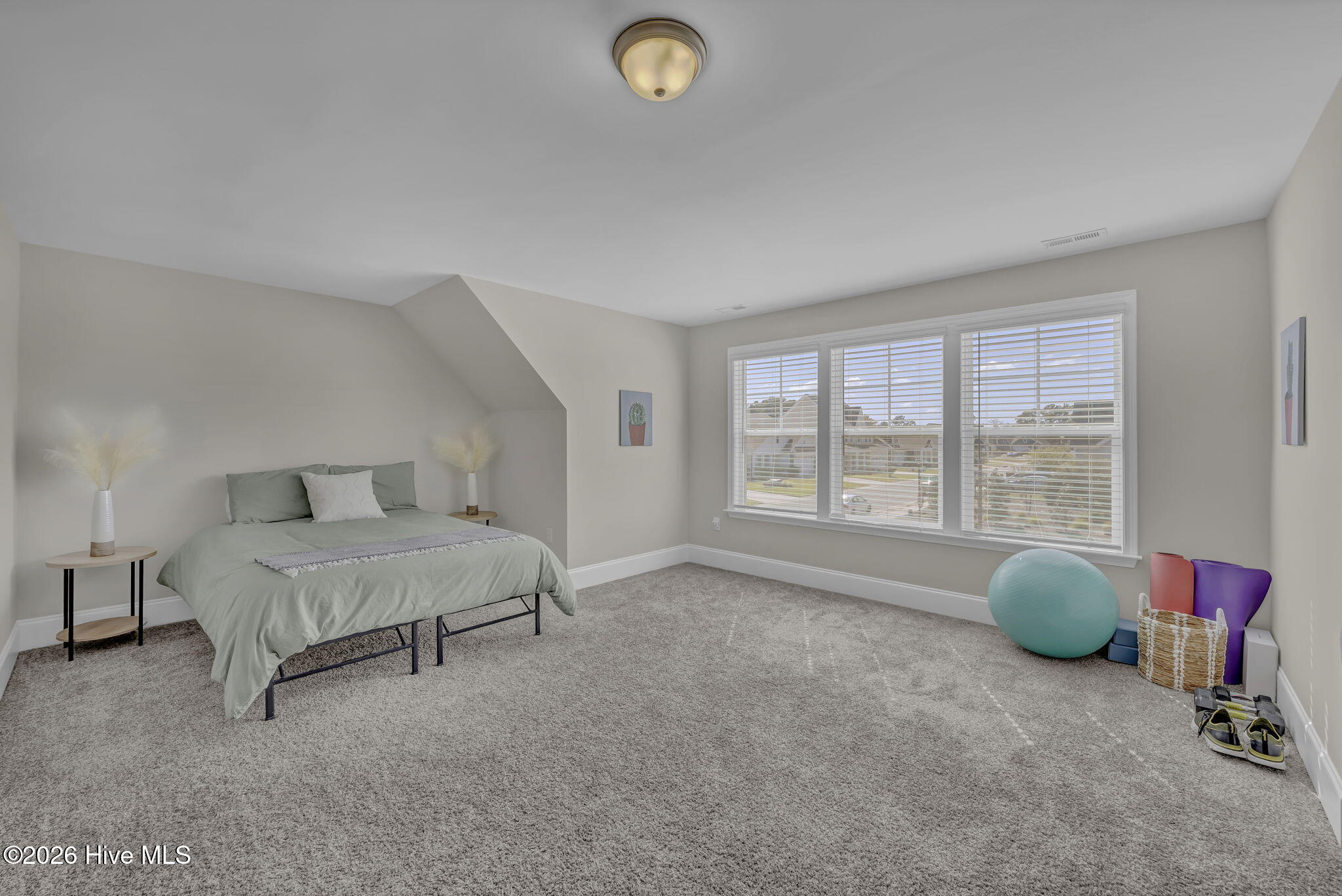 100564994 | Photo 25