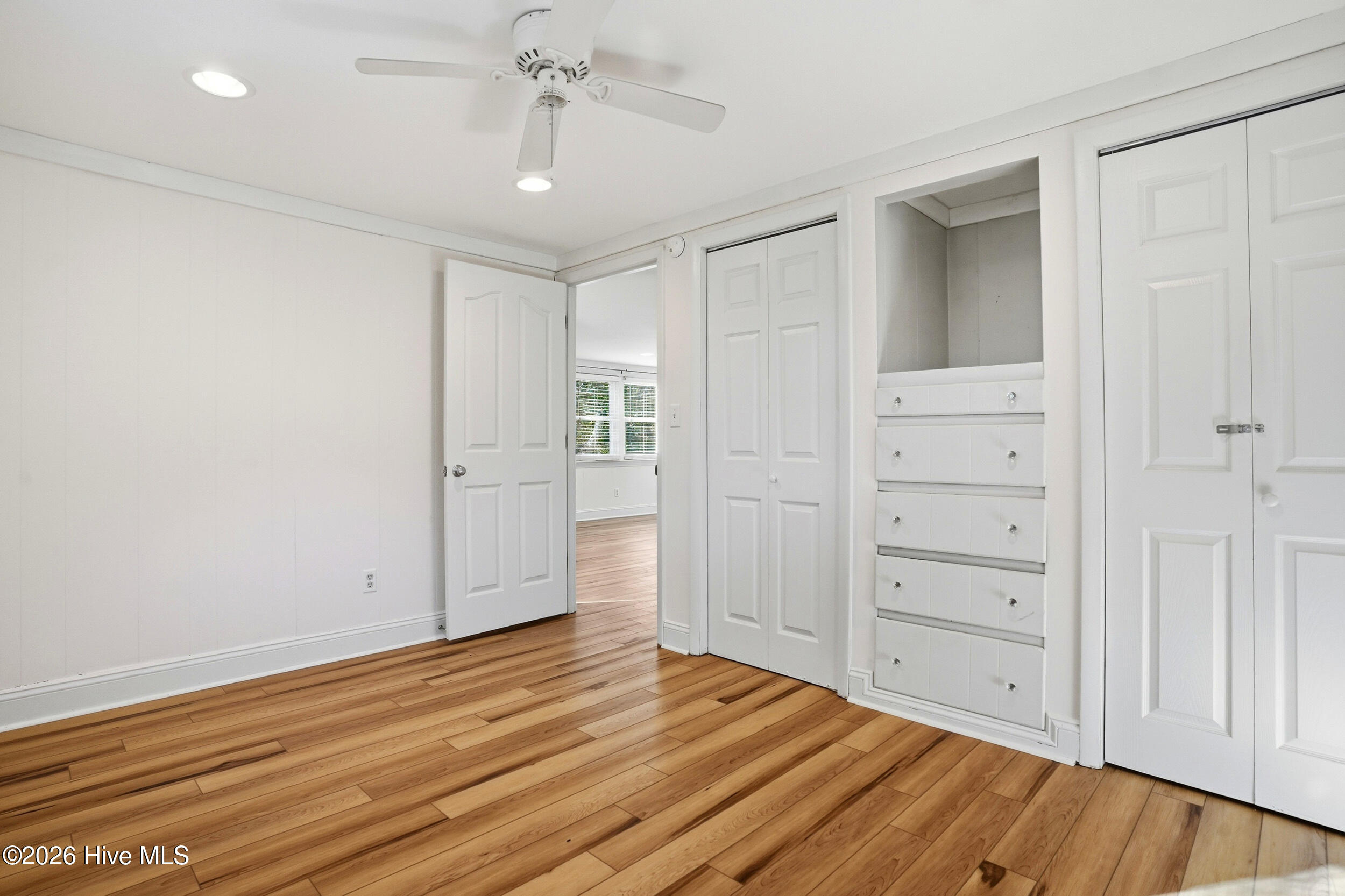 100552223 | Photo 12