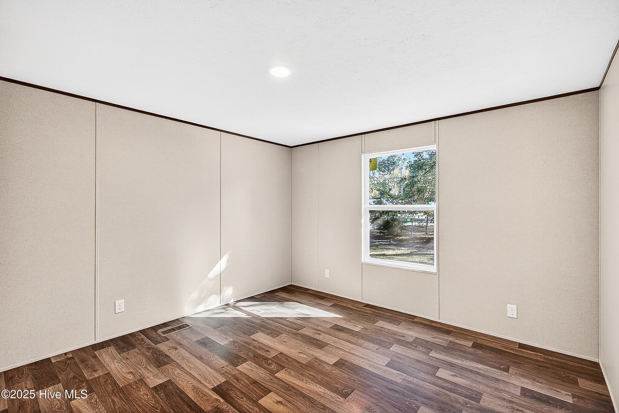 100537518 | Photo 26