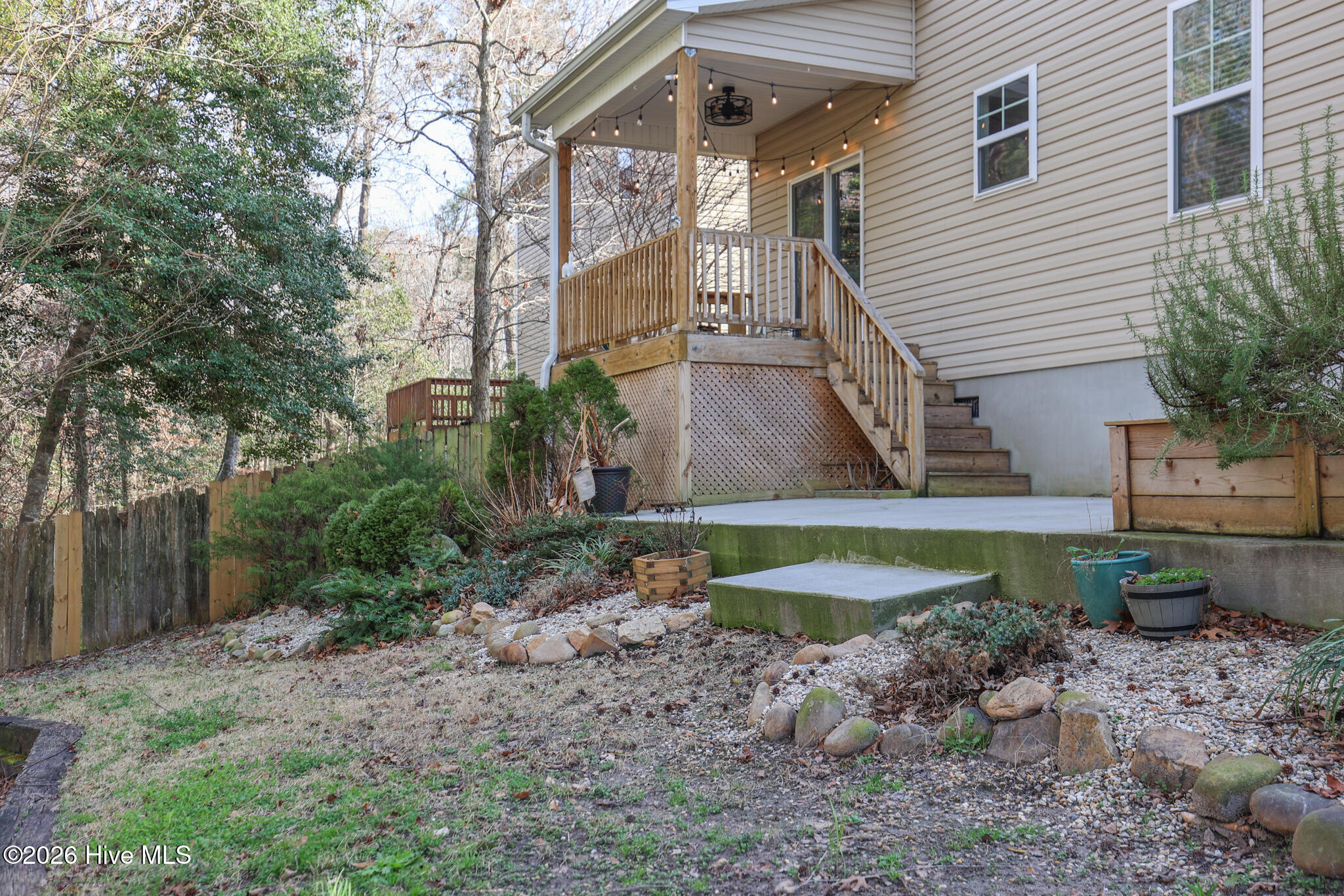 100559390 | Photo 46