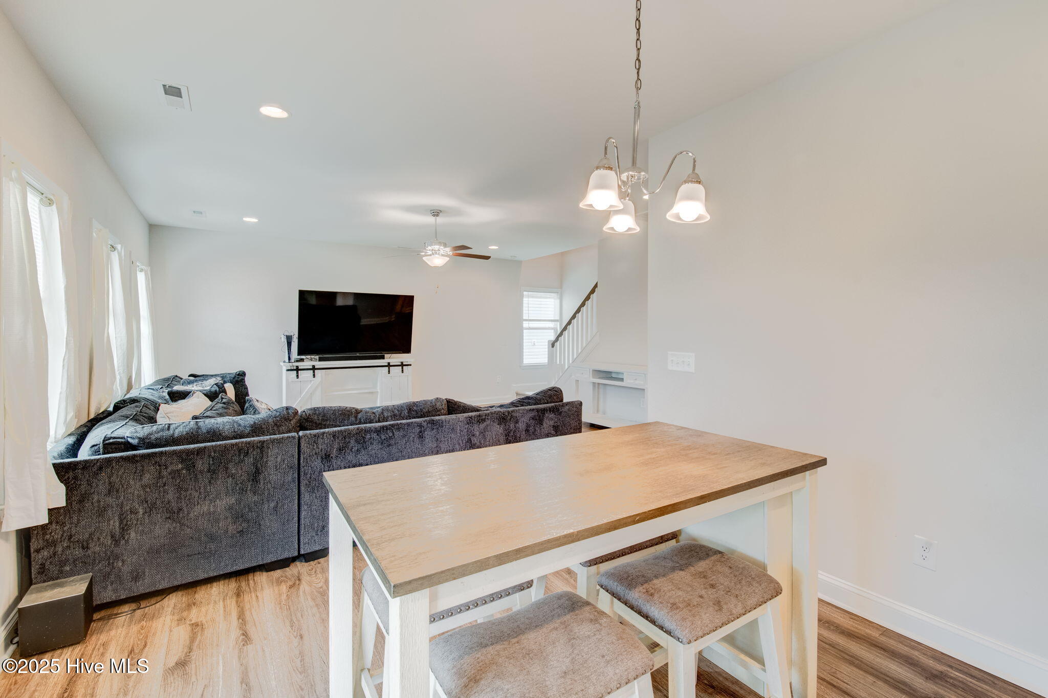 100535220 | Photo 20