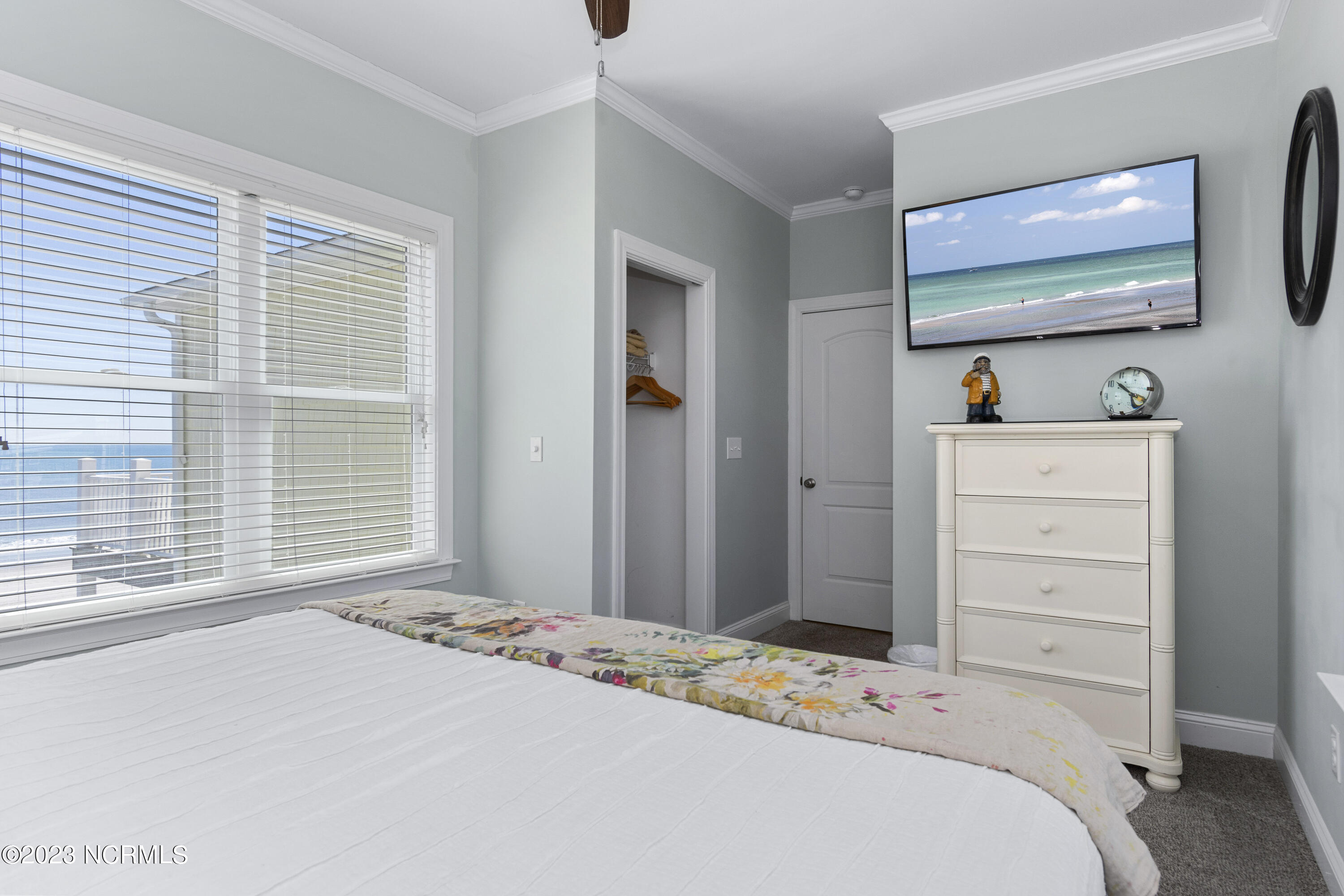 100565817 | Photo 22