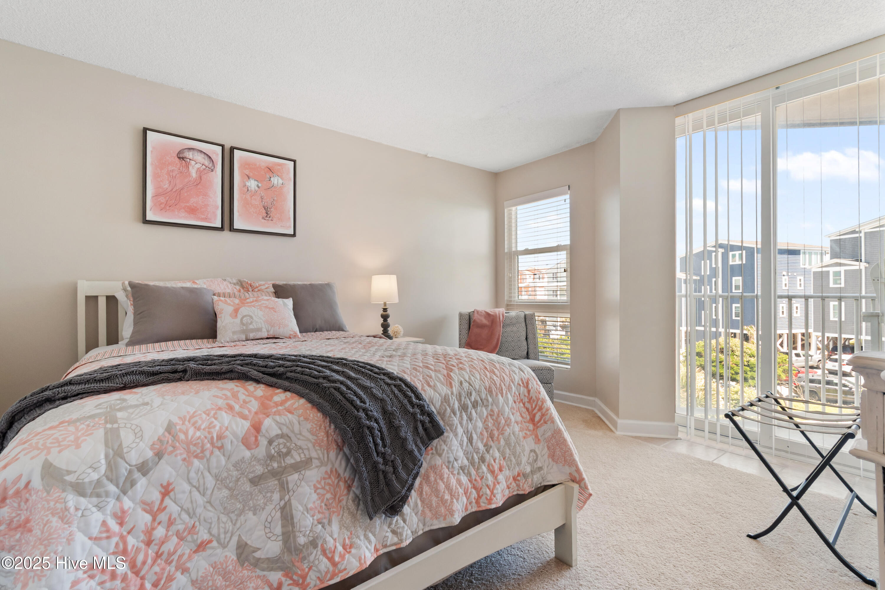 100510690 | Photo 16