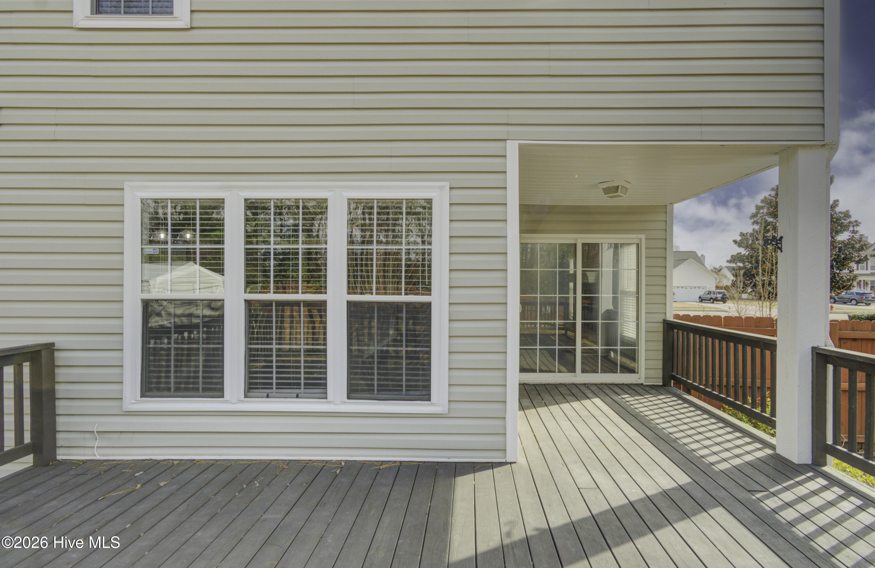 100549263 | Photo 61