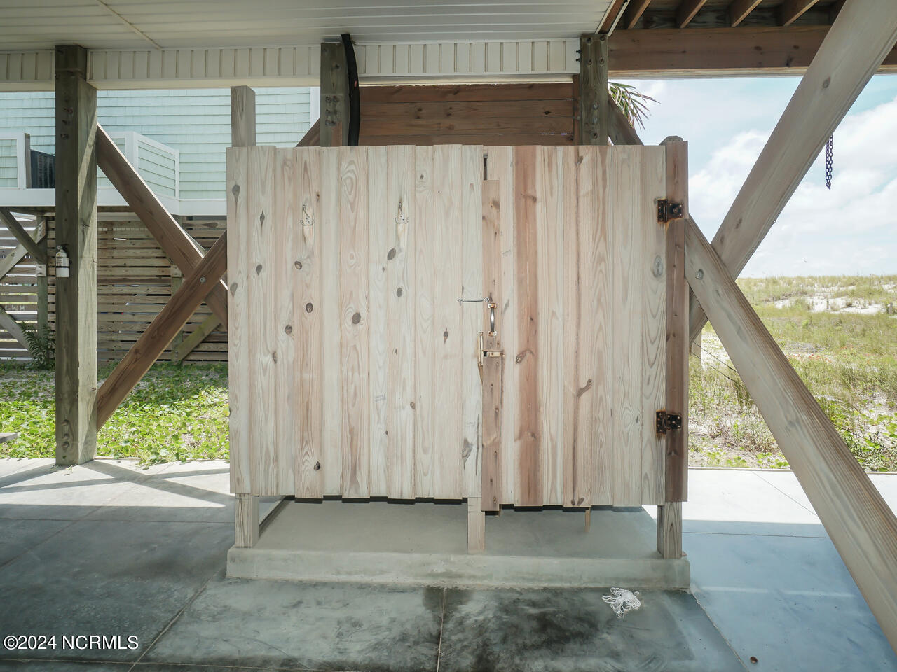 100455627 | Photo 40