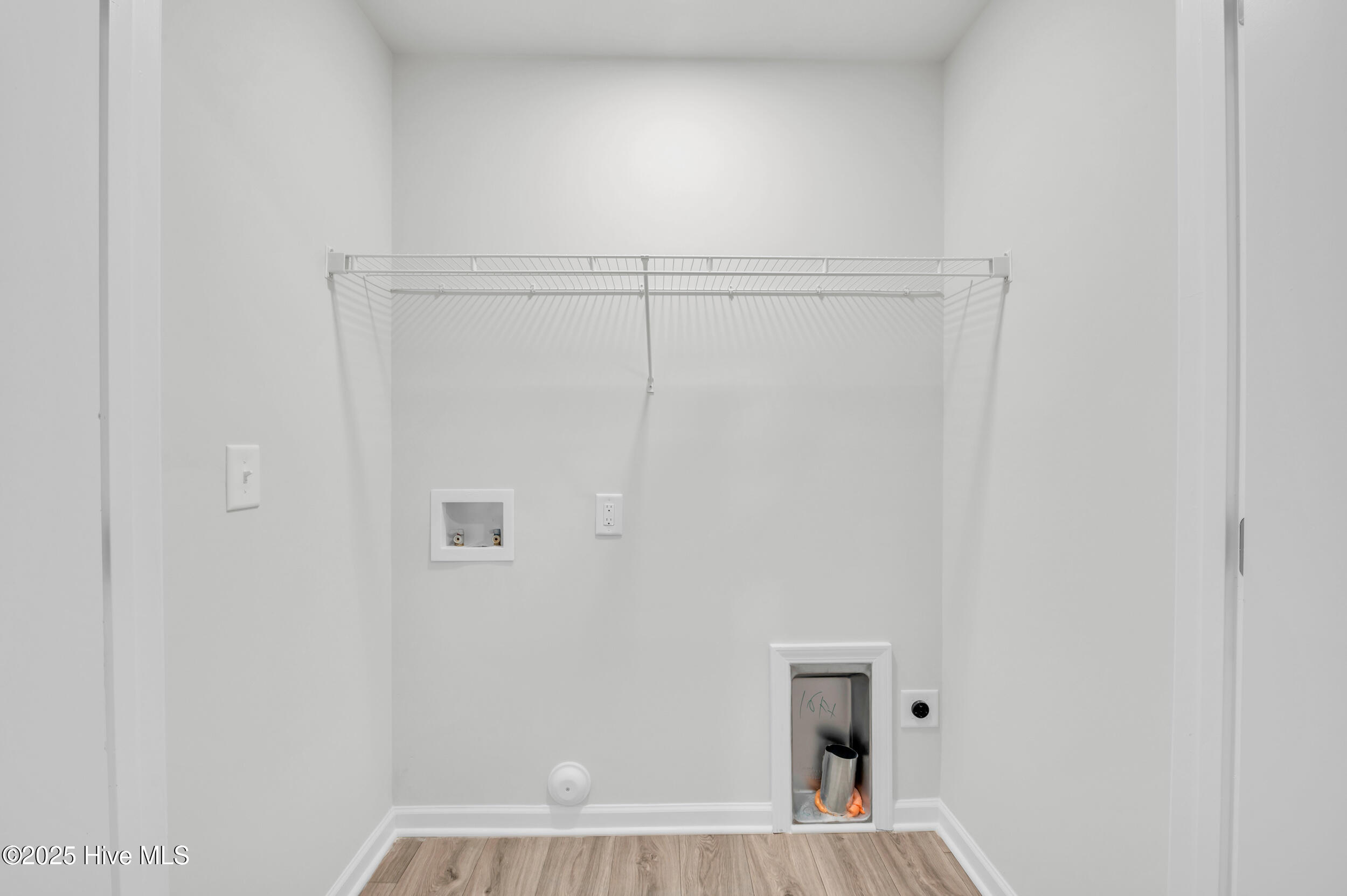 100522861 | Photo 16