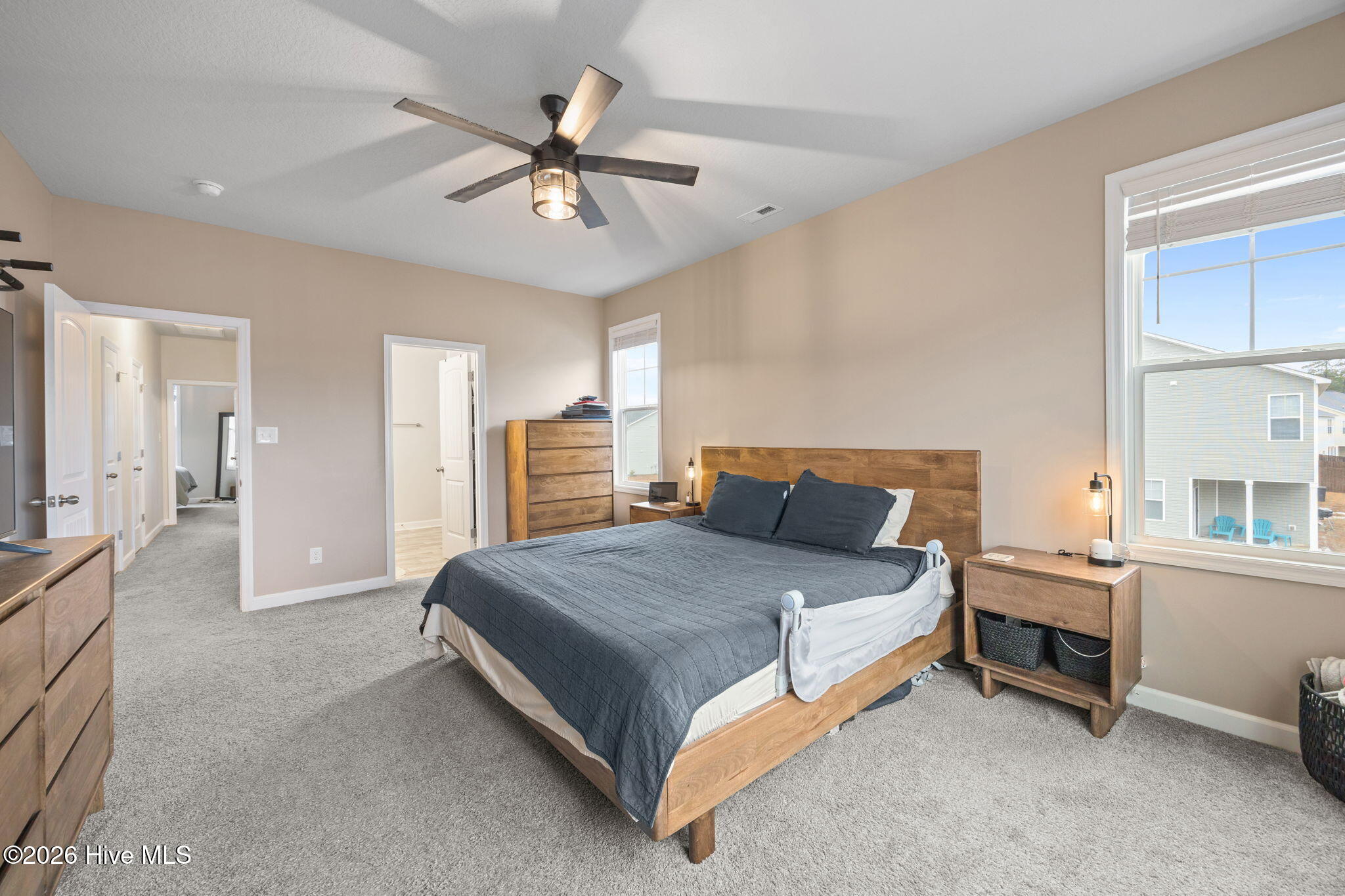 100557596 | Photo 13