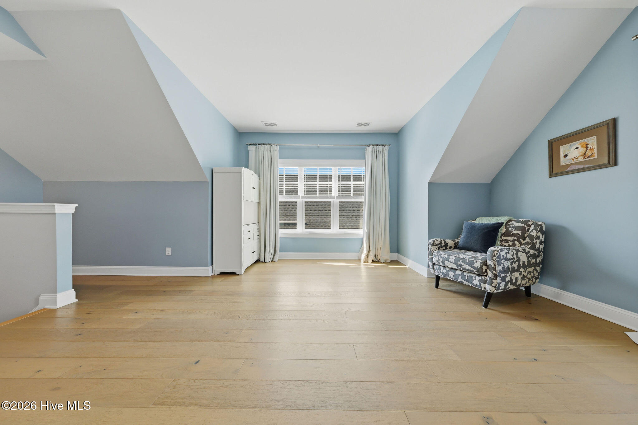 100569190 | Photo 54