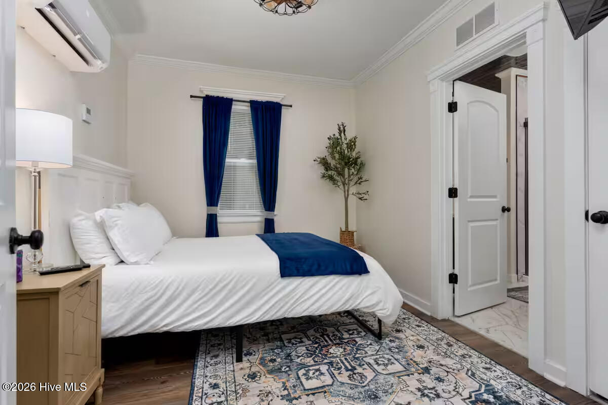 100562028 | Photo 37