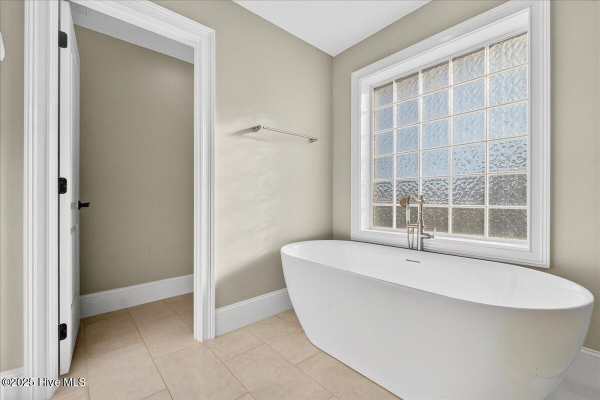 100540926 | Photo 36