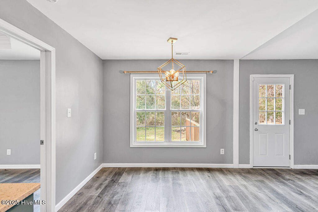 100546198 | Photo 14