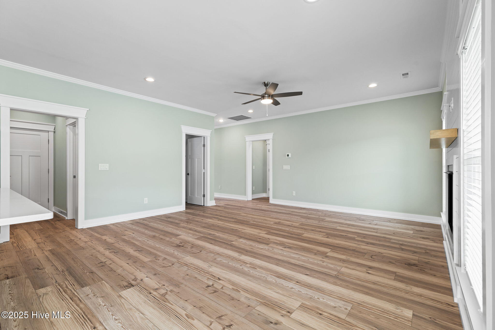 100479580 | Photo 12