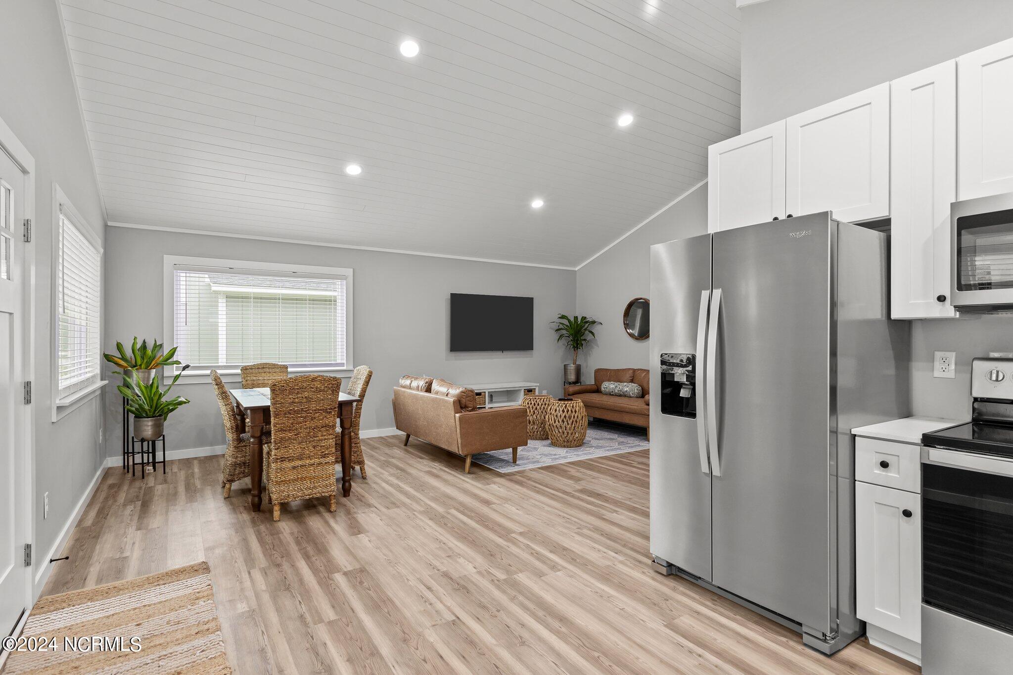 100538380 | Photo 22