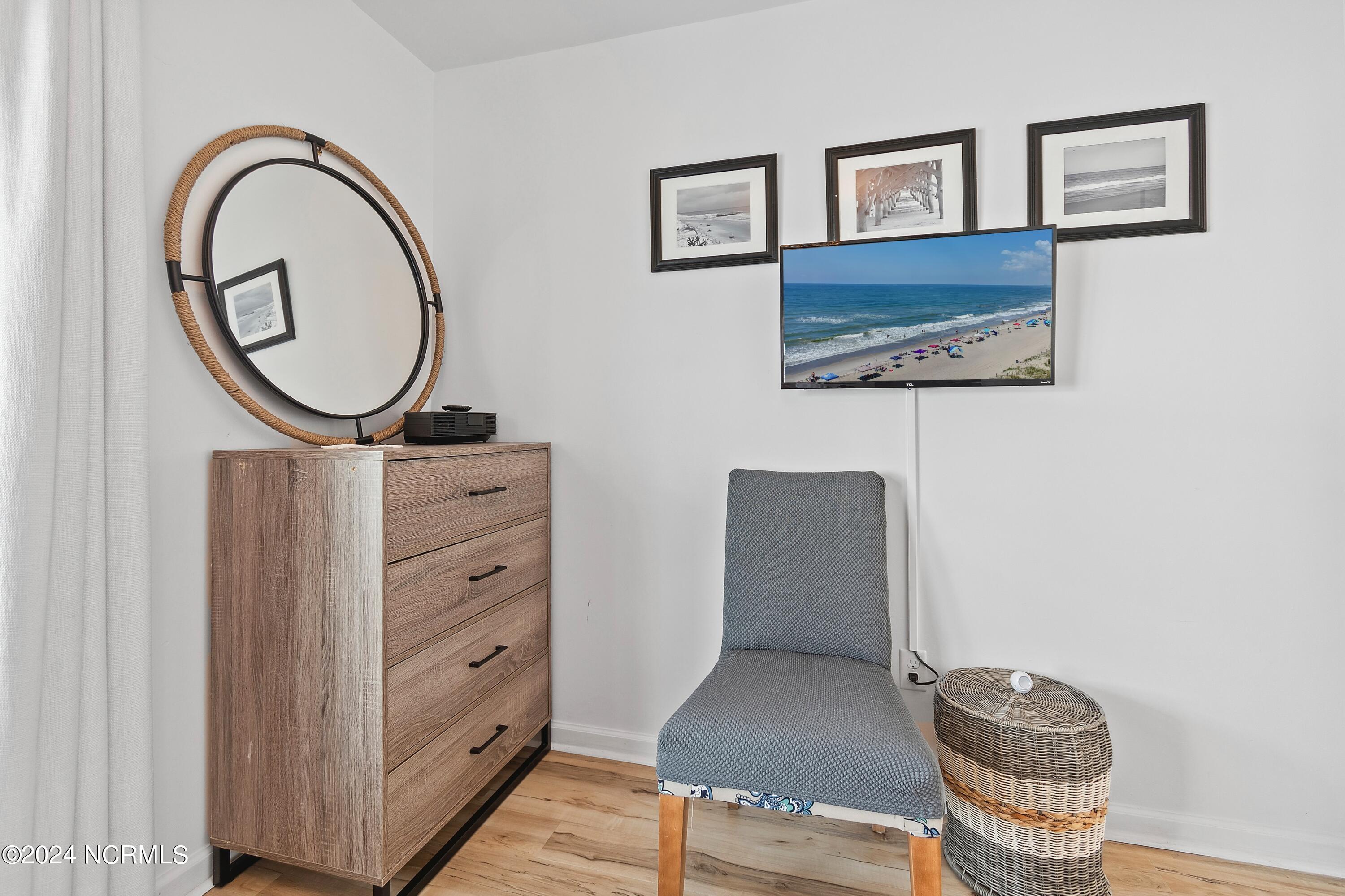 100558410 | Photo 66