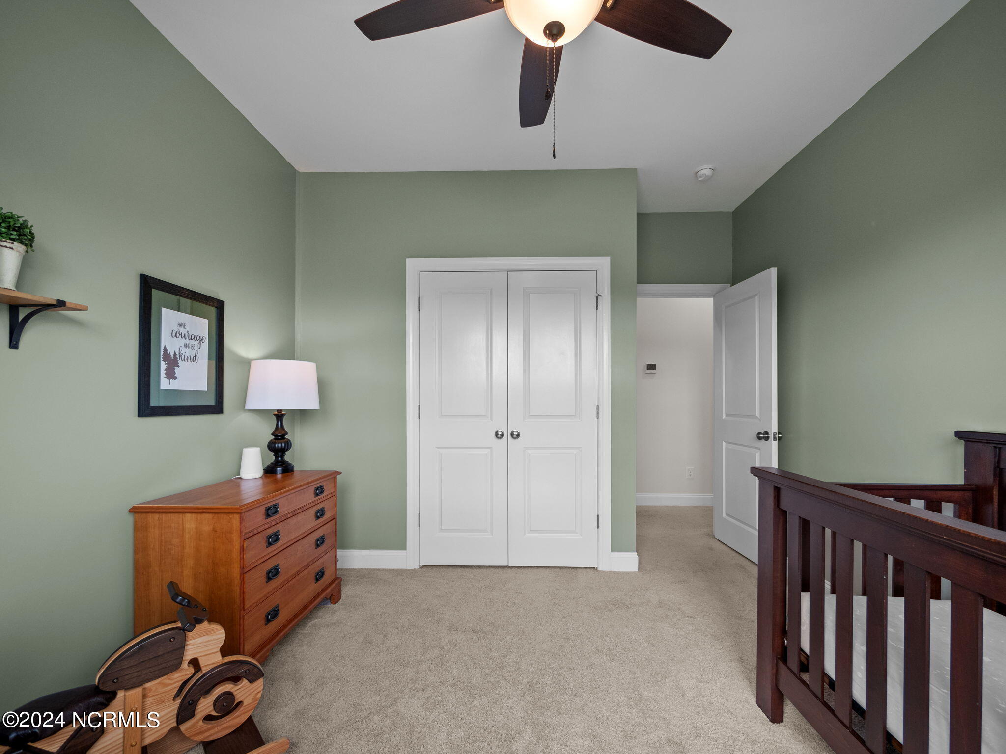 100564984 | Photo 35