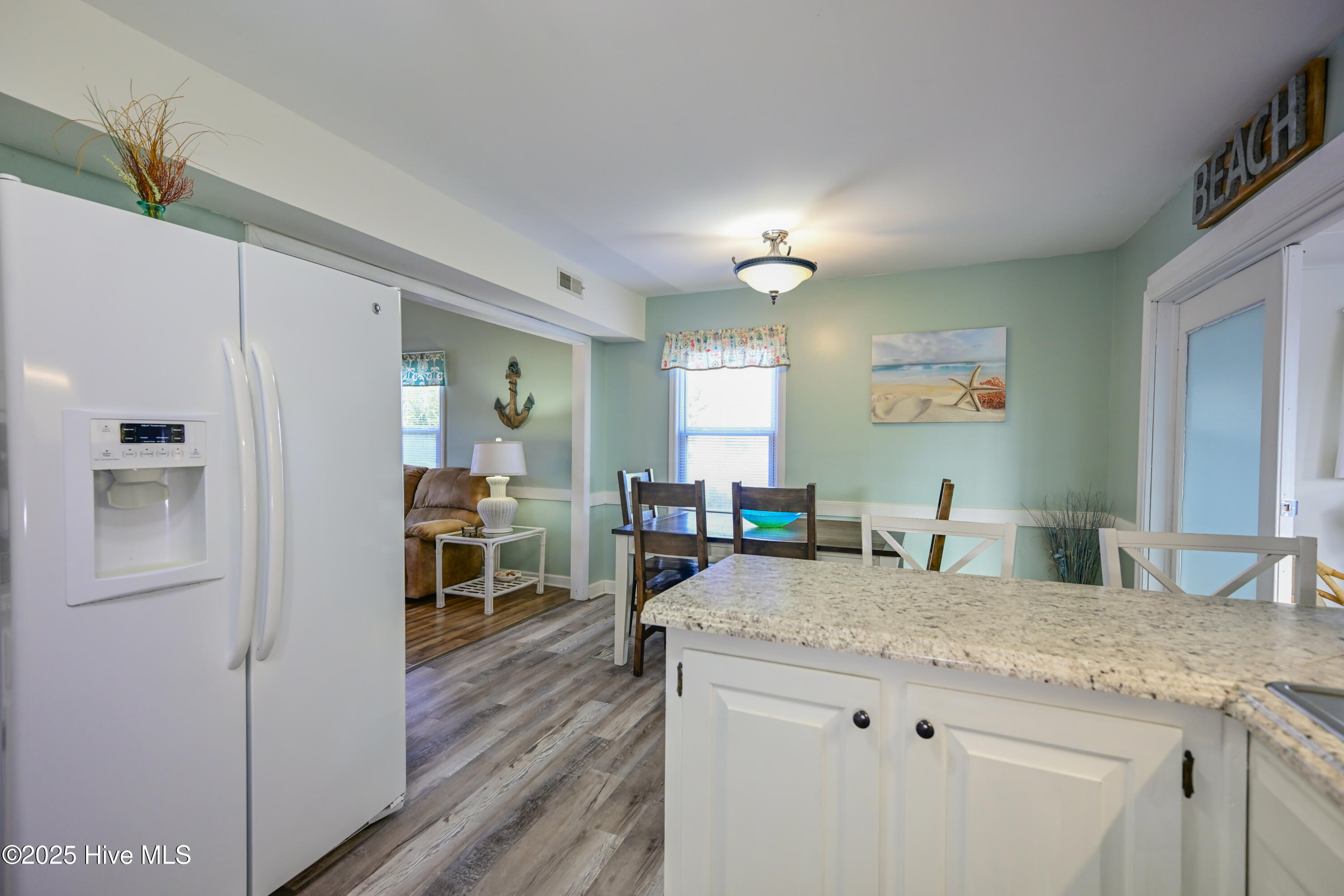 100495129 | Photo 23