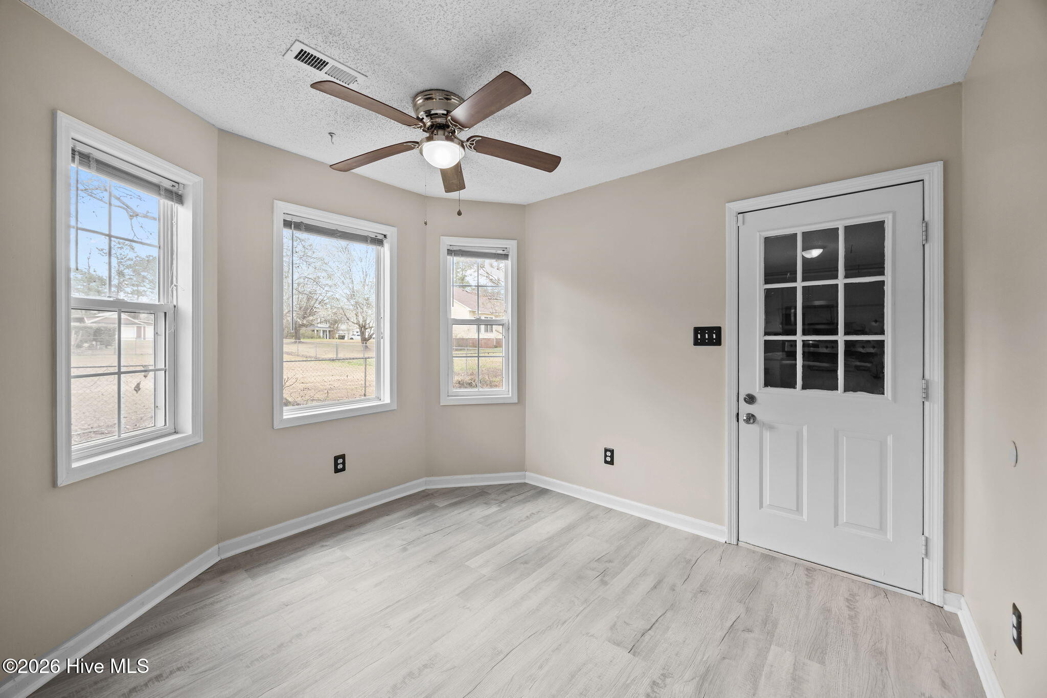 100556691 | Photo 13