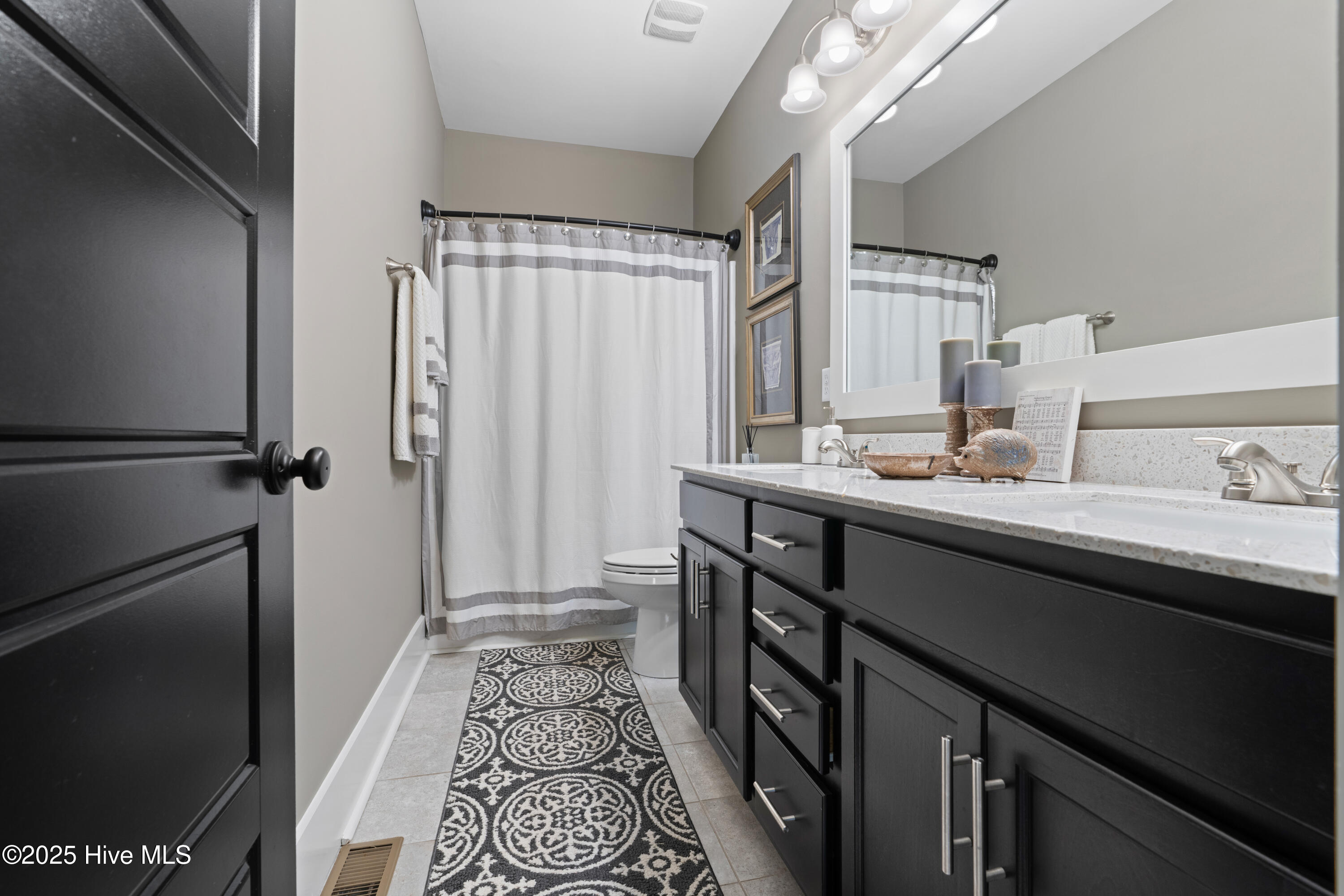 100543866 | Photo 53