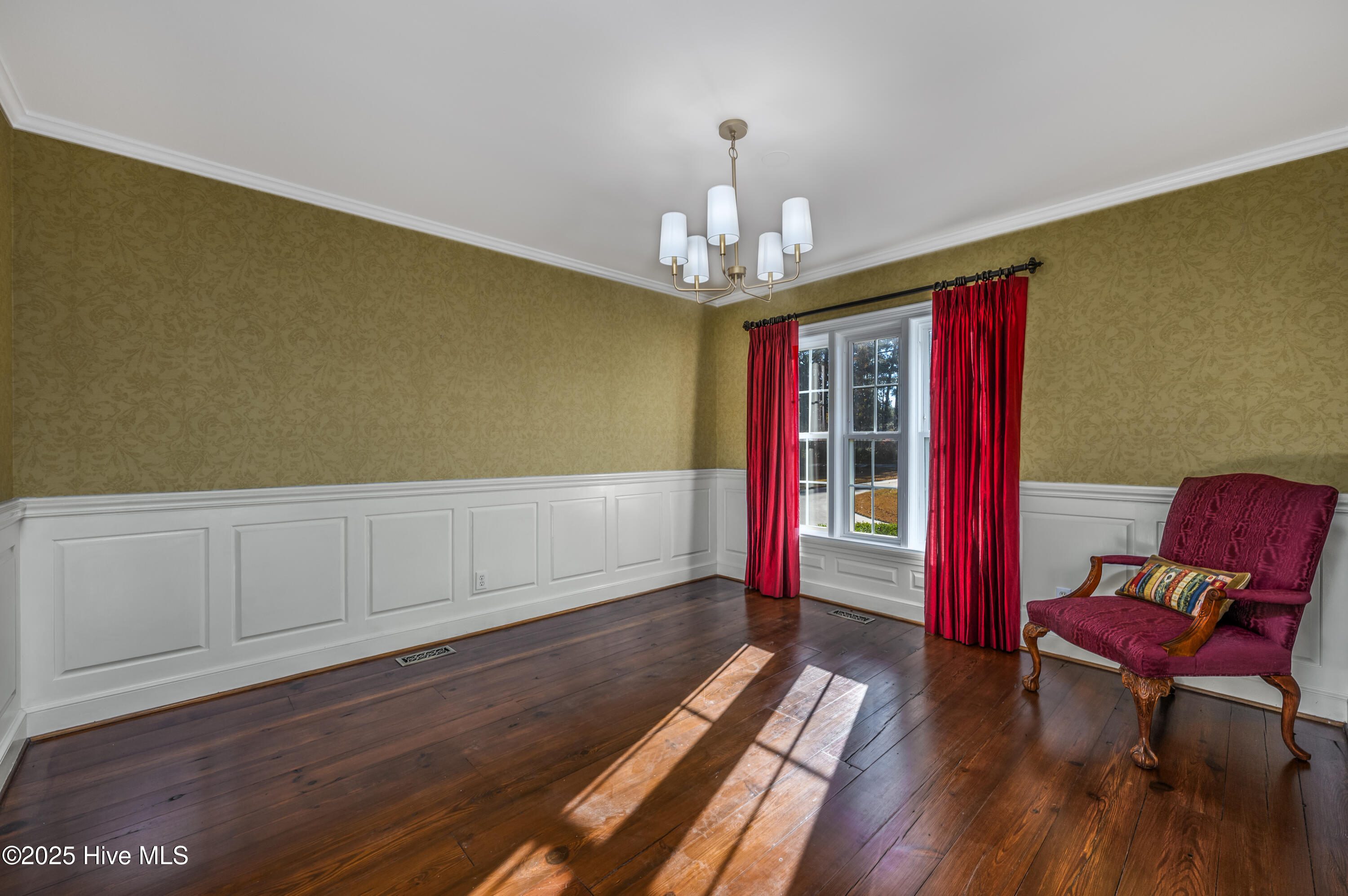 100485107 | Photo 13