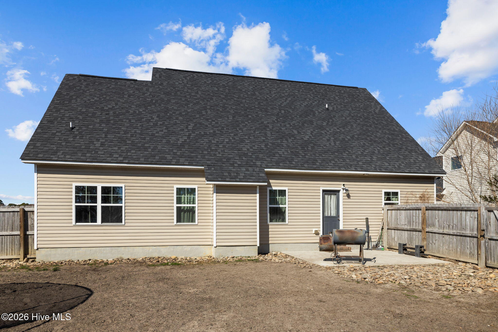 100558227 | Photo 35