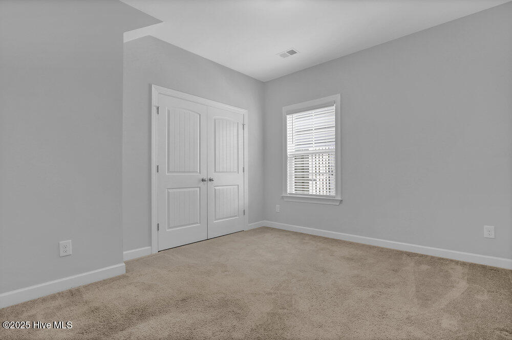 100556310 | Photo 23