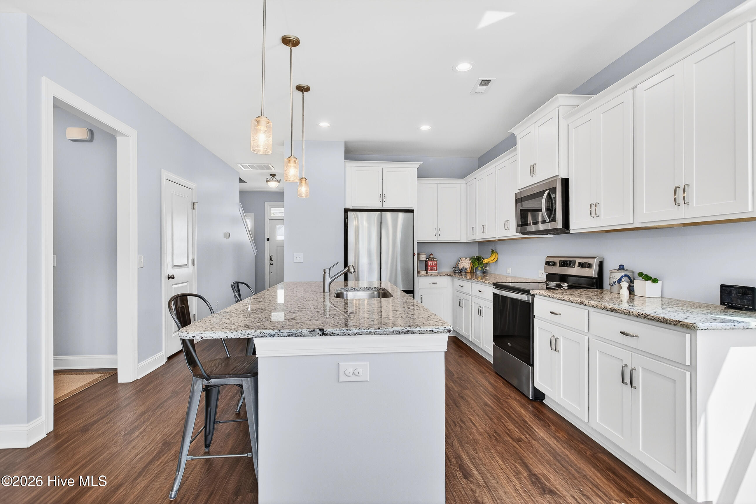 100563348 | Photo 10