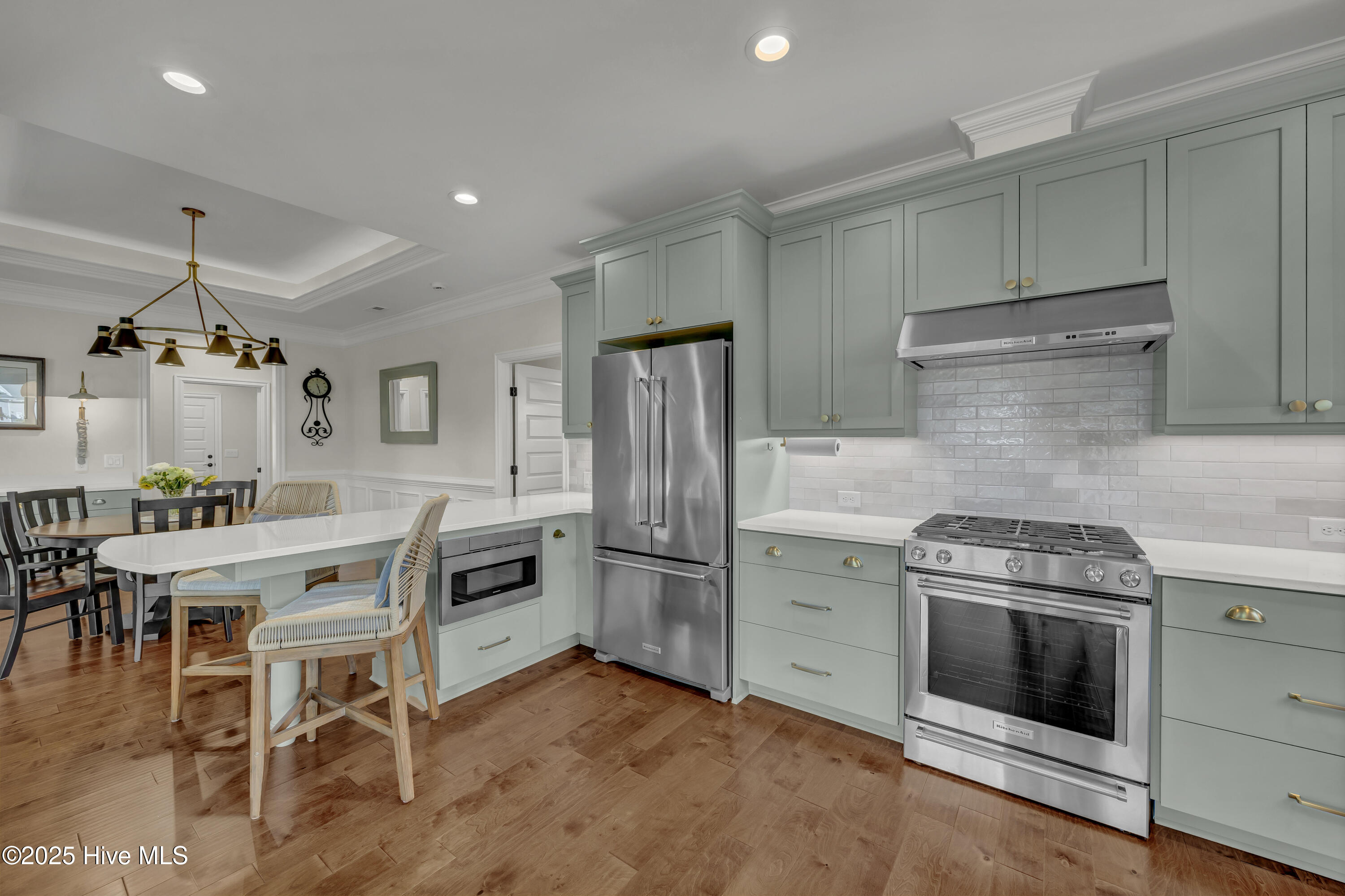 100557399 | Photo 23