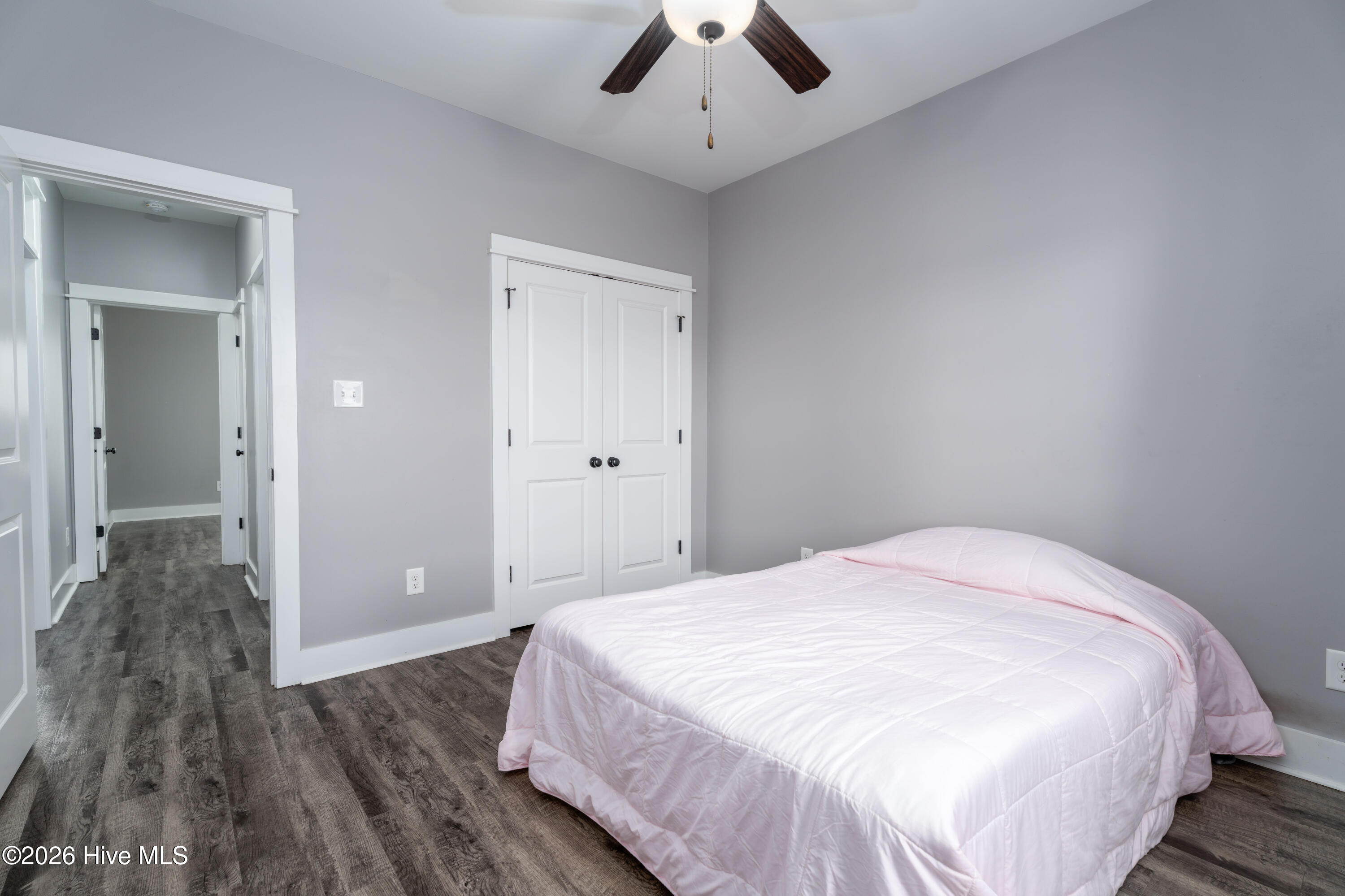 100563882 | Photo 14