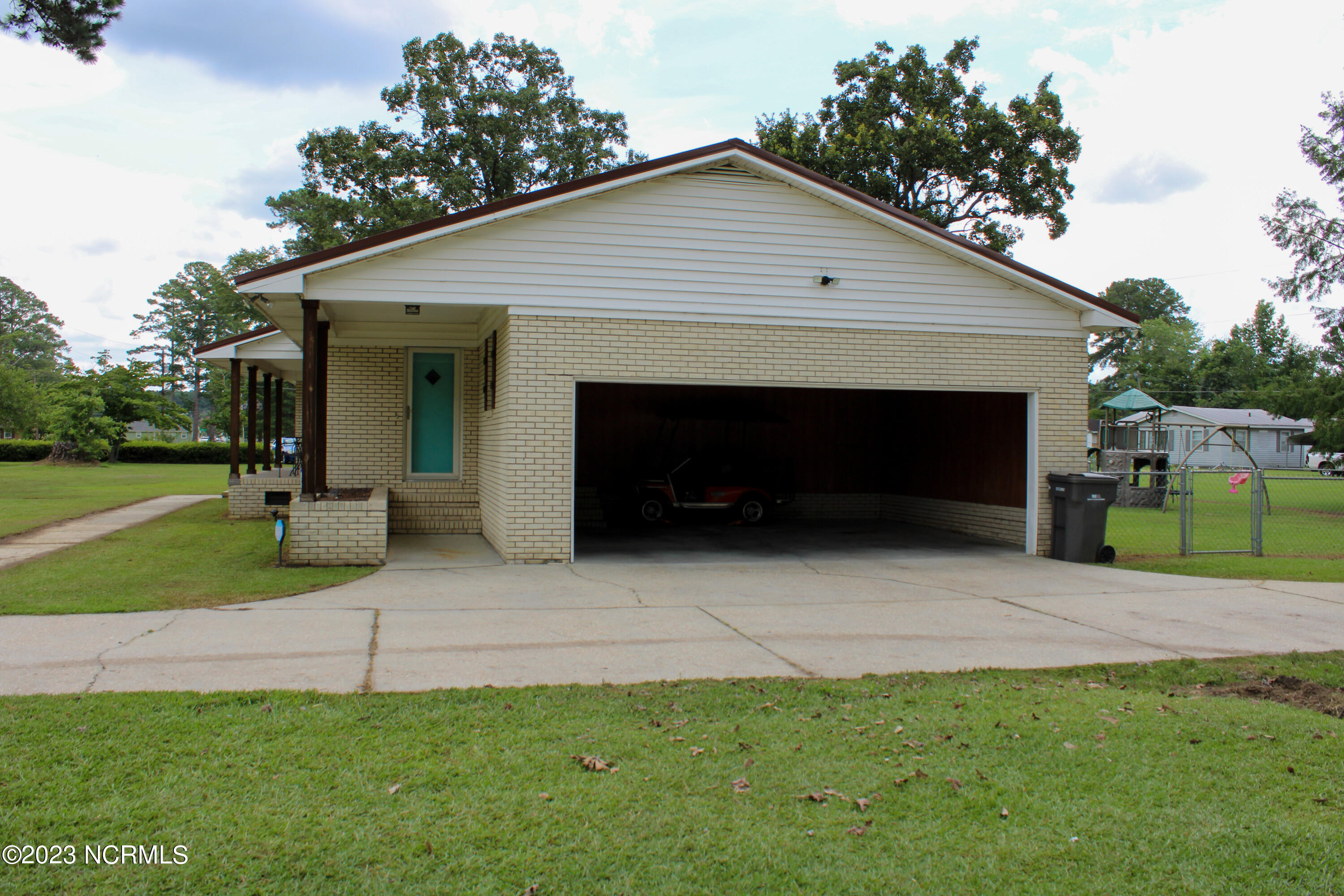 5th image of 221 E Bladen St, Bladenboro, NC 28320 | MLS# 100594315