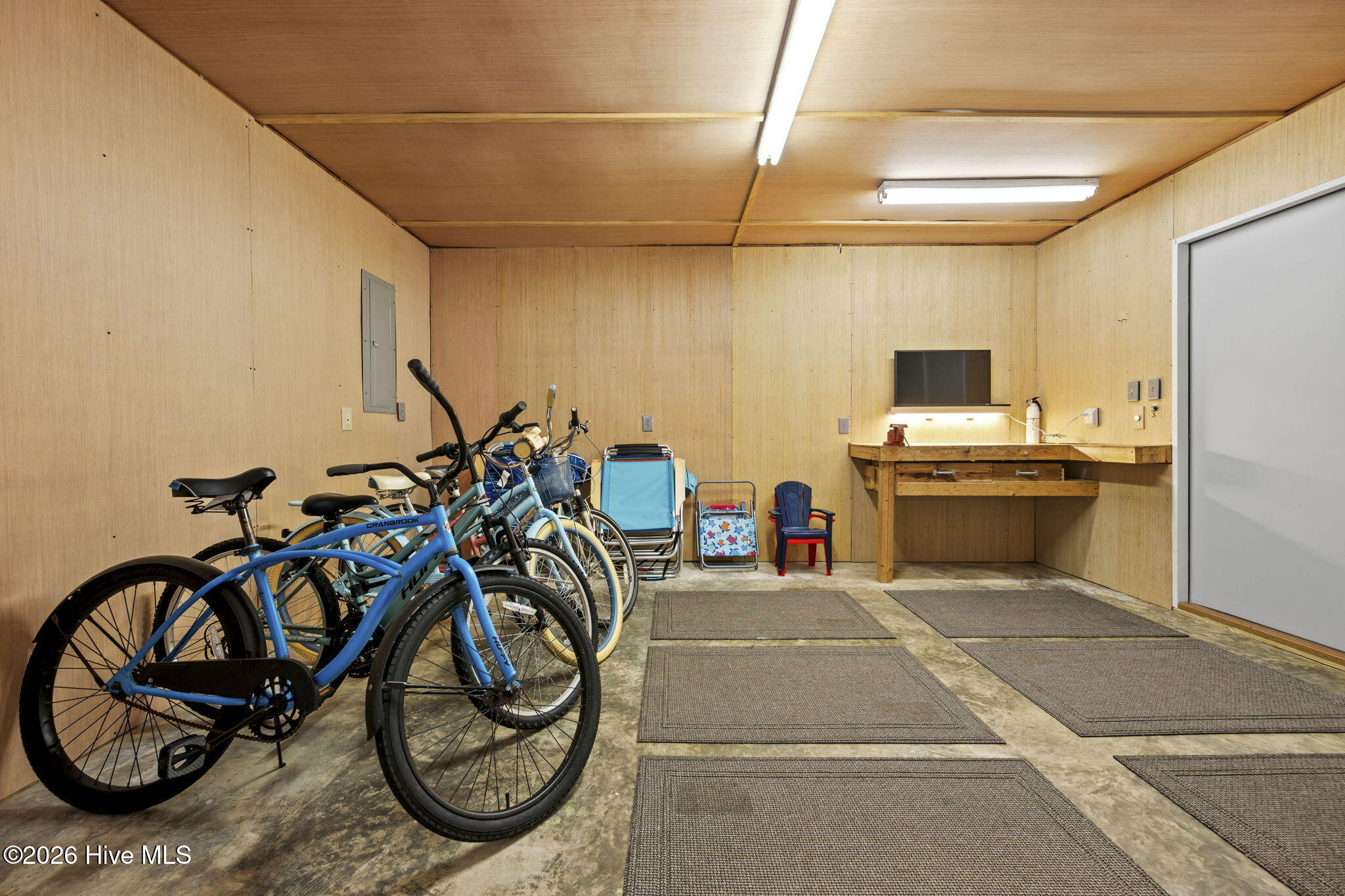 100557272 | Photo 57