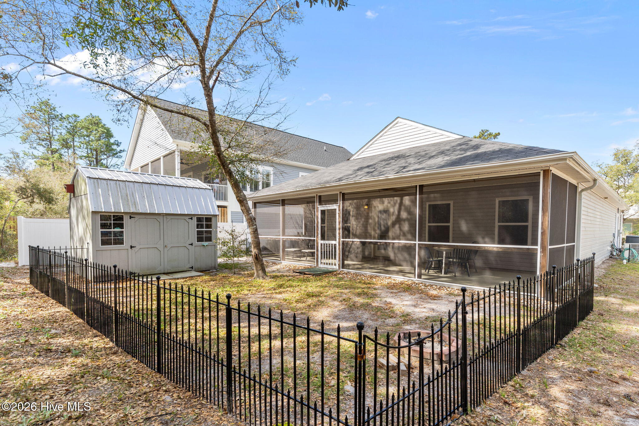 100564480 | Photo 45