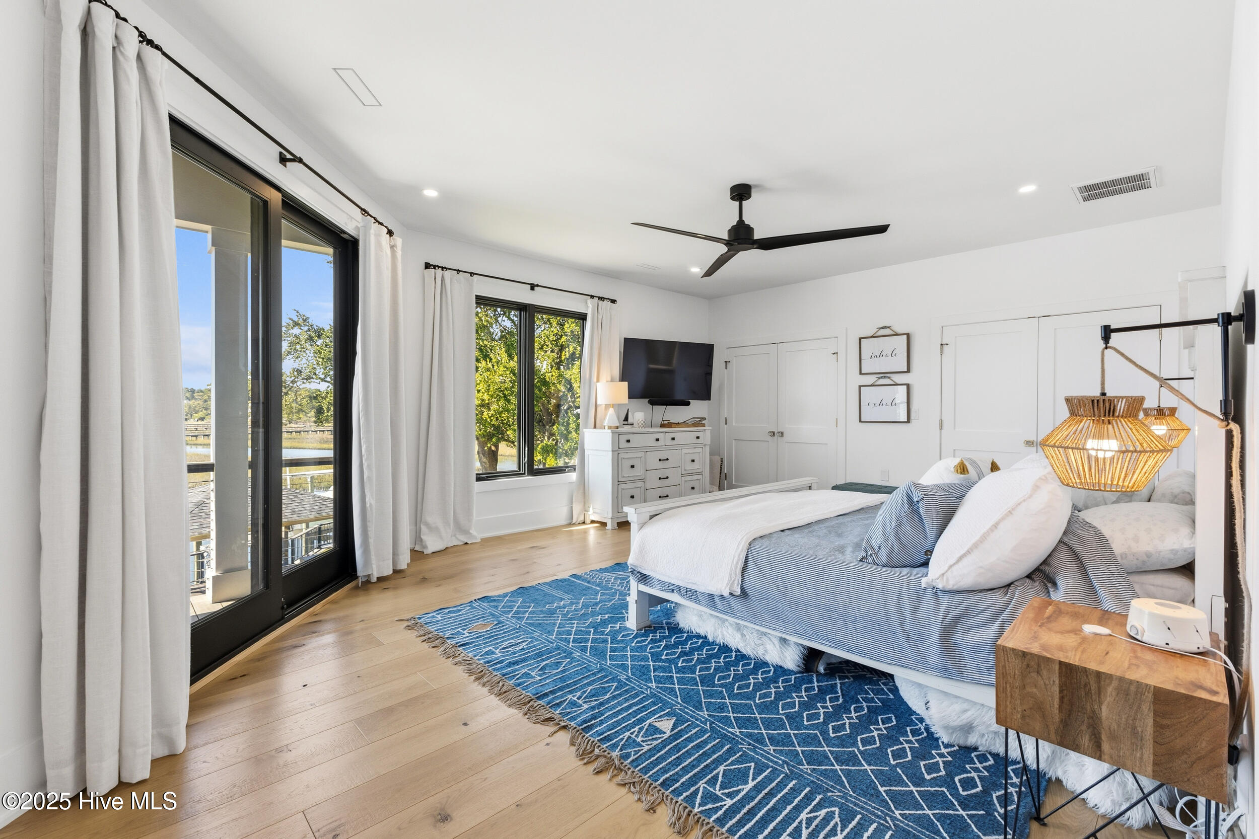 100541015 | Photo 51