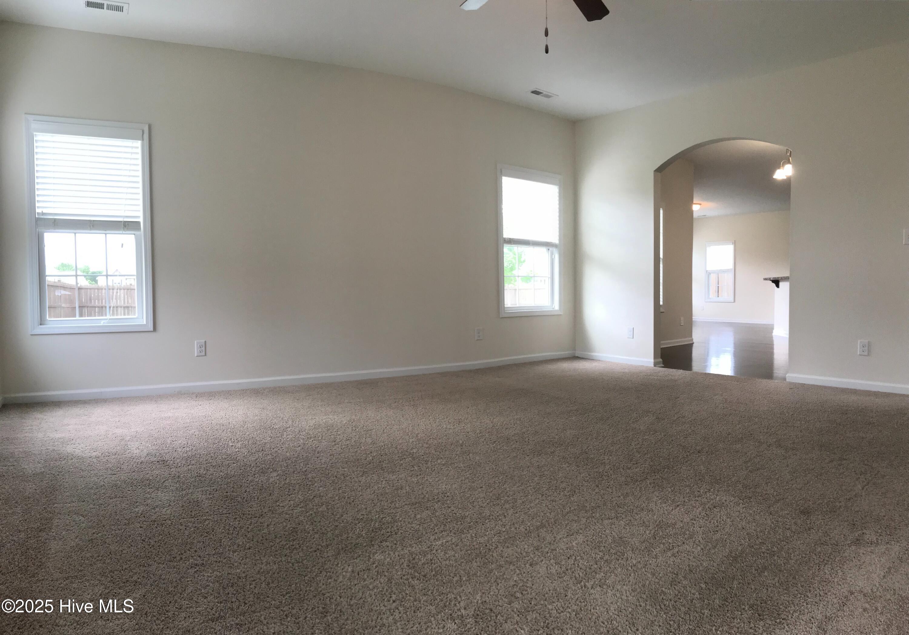 100544459 | Photo 24