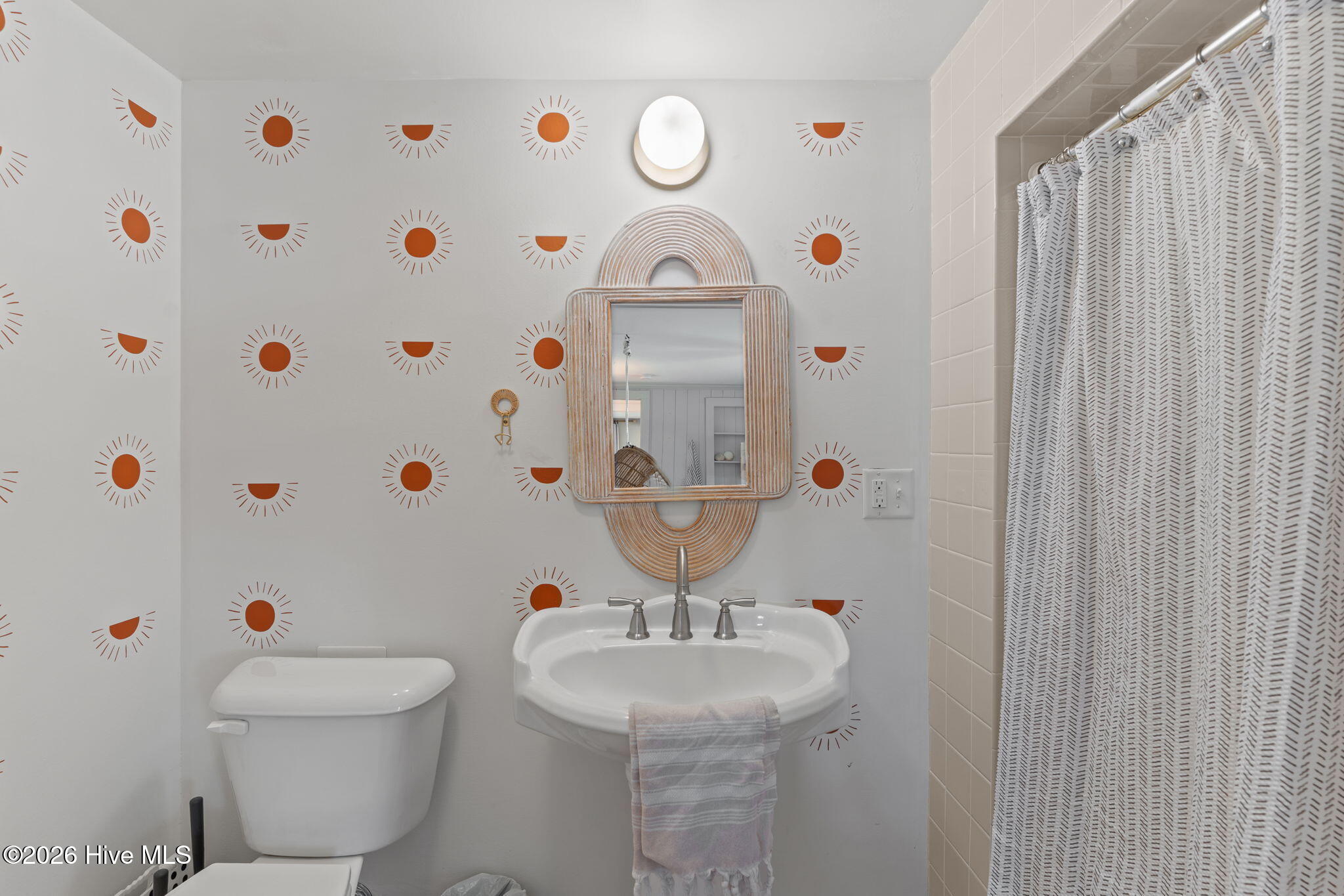 100565968 | Photo 18