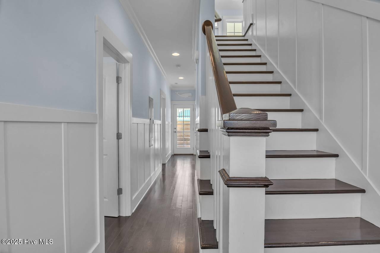 100543948 | Photo 48