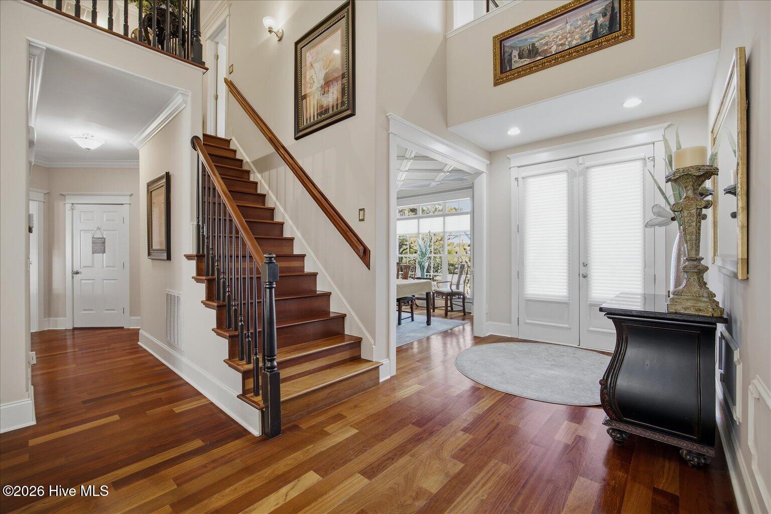 100564317 | Photo 19