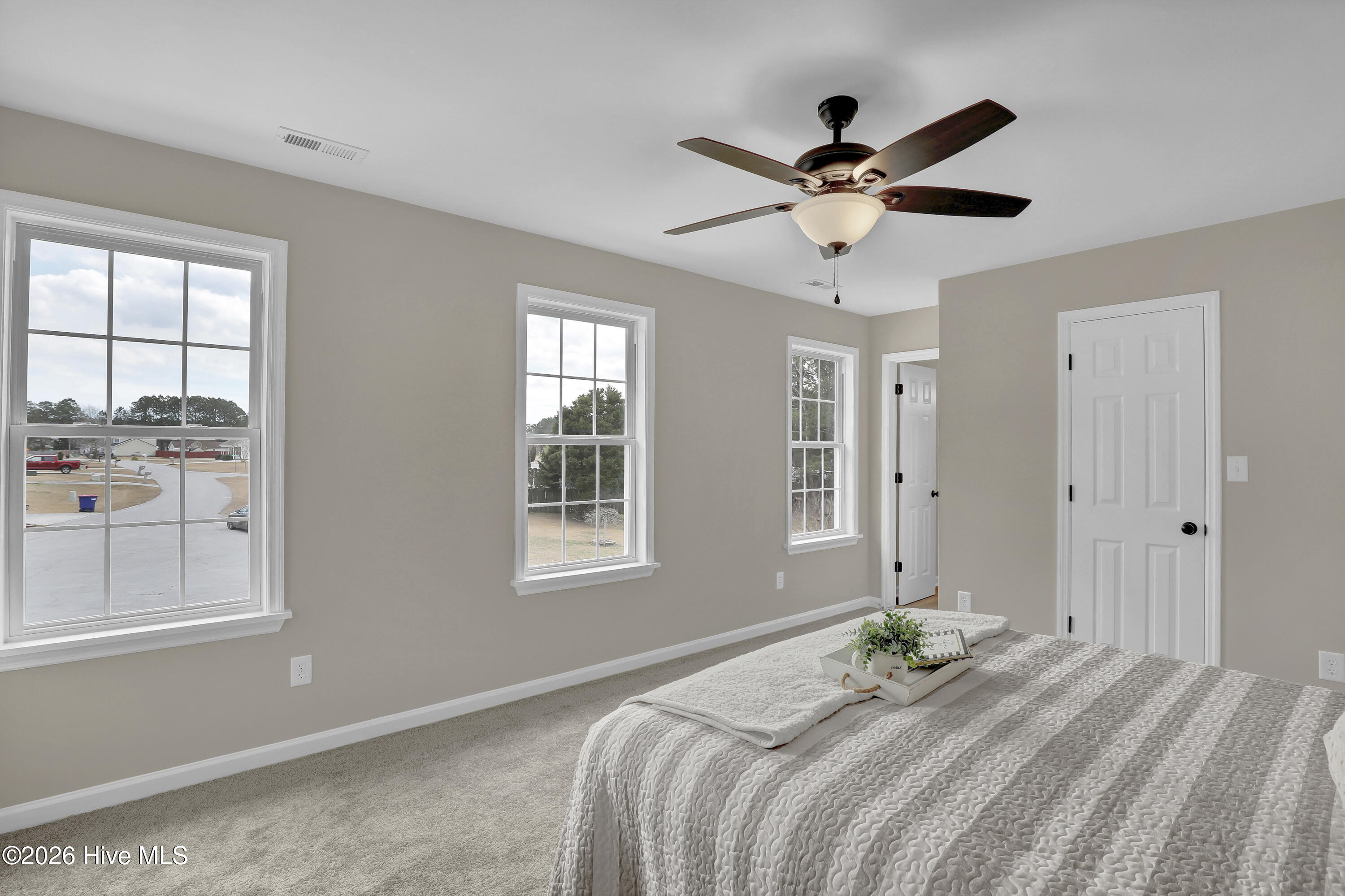 100556973 | Photo 23